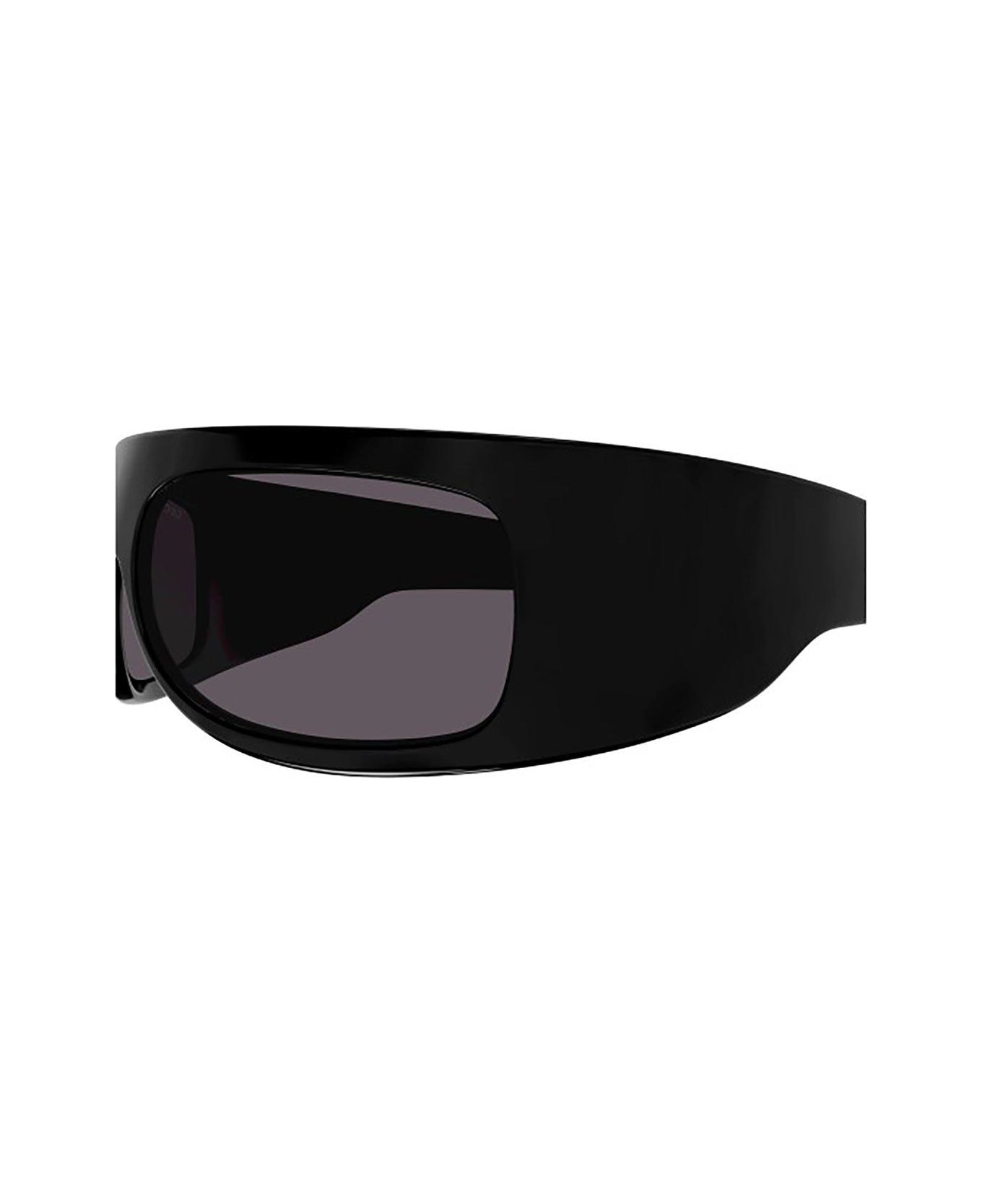 Gucci Eyewear Oversized Frame Sunglasses - 004 black black grey