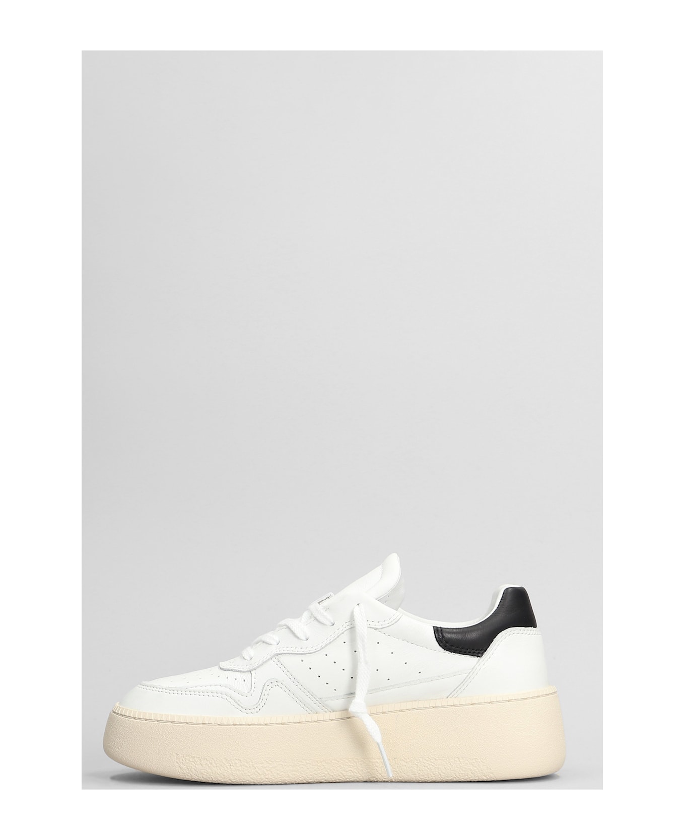 D.A.T.E. Step Sneakers In White Leather - white