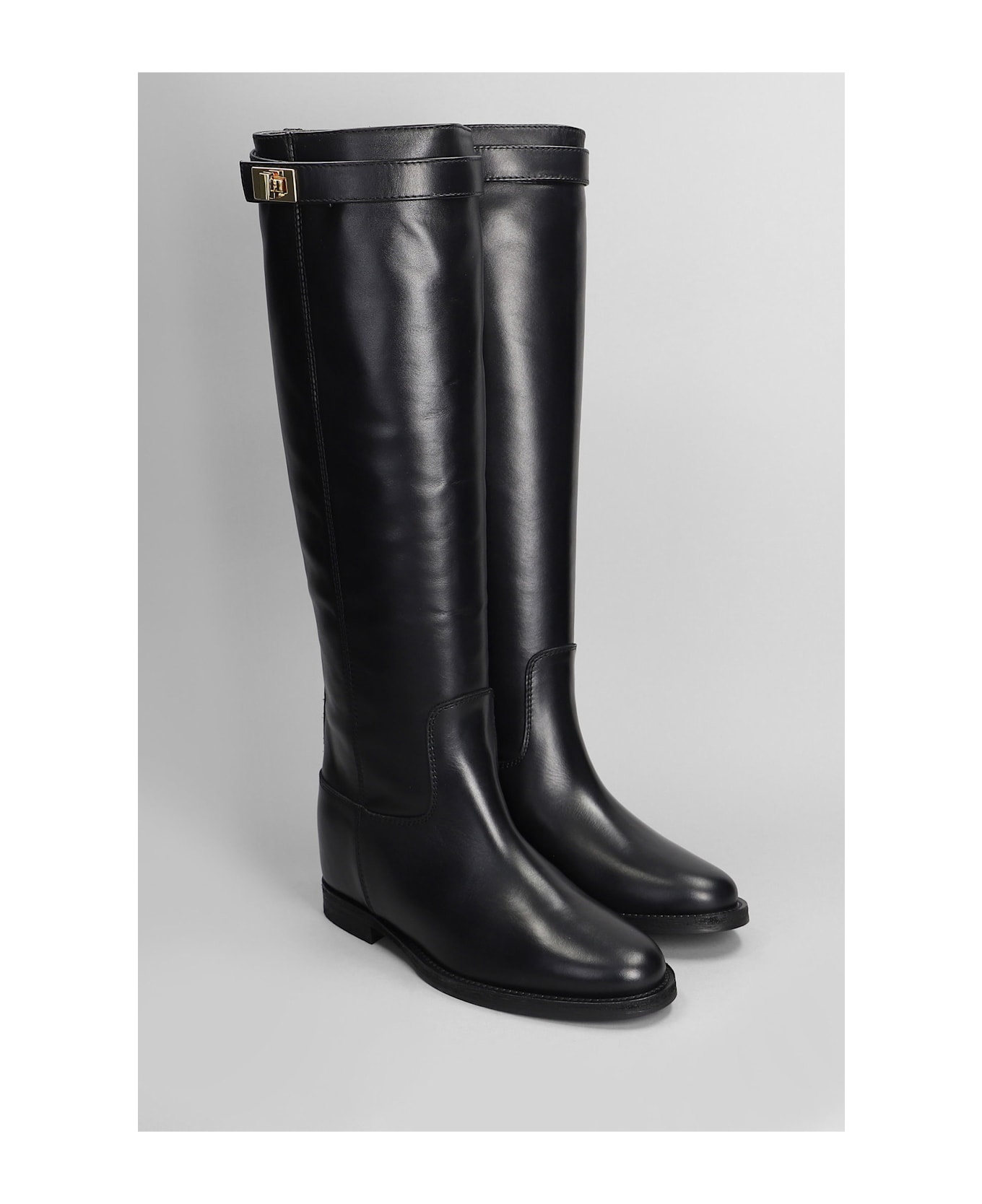 Via Roma 15 In Black Leather - black