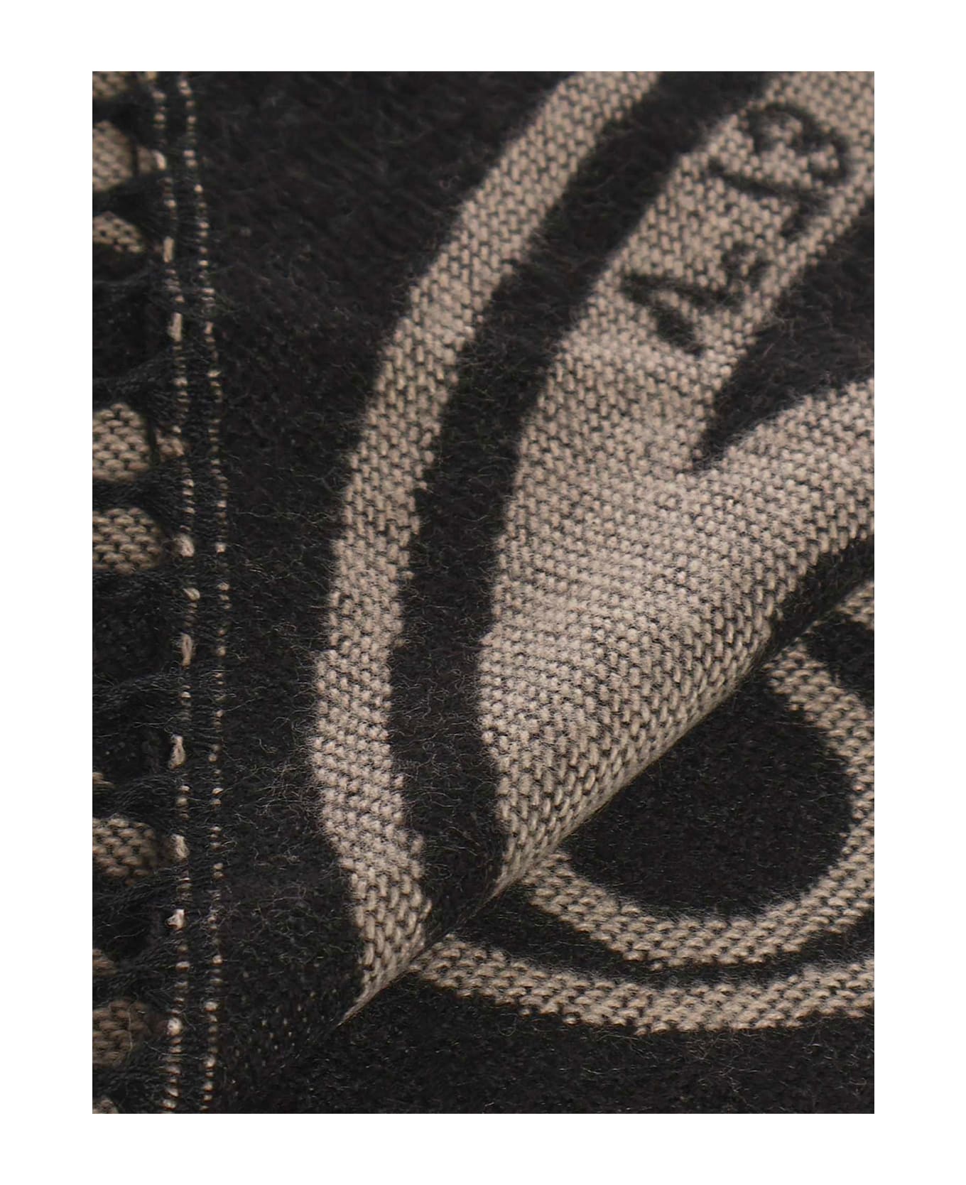 V73 Caroline Jacquard Scarf - NUDE/BLACK