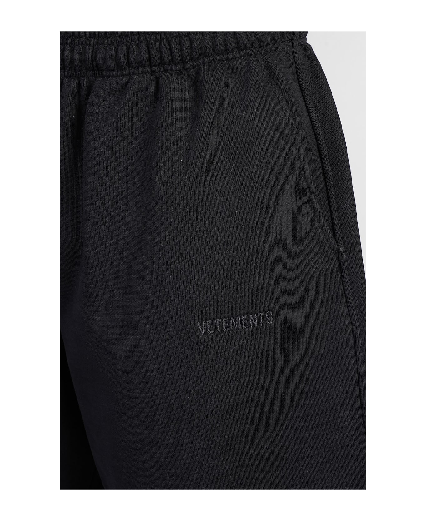 VETEMENTS Shorts In Black Cotton - black
