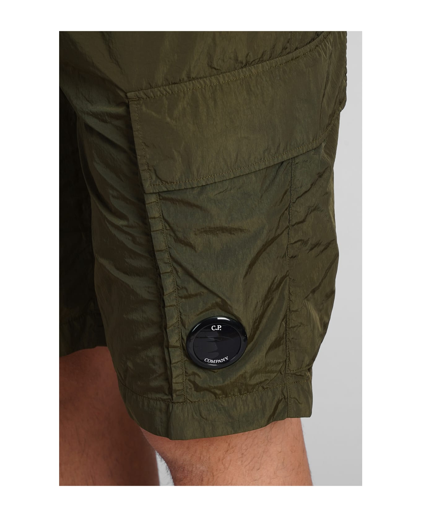 C.P. Company Chrome R Shorts In Green Polyamide - IVYGREEN ショートパンツ