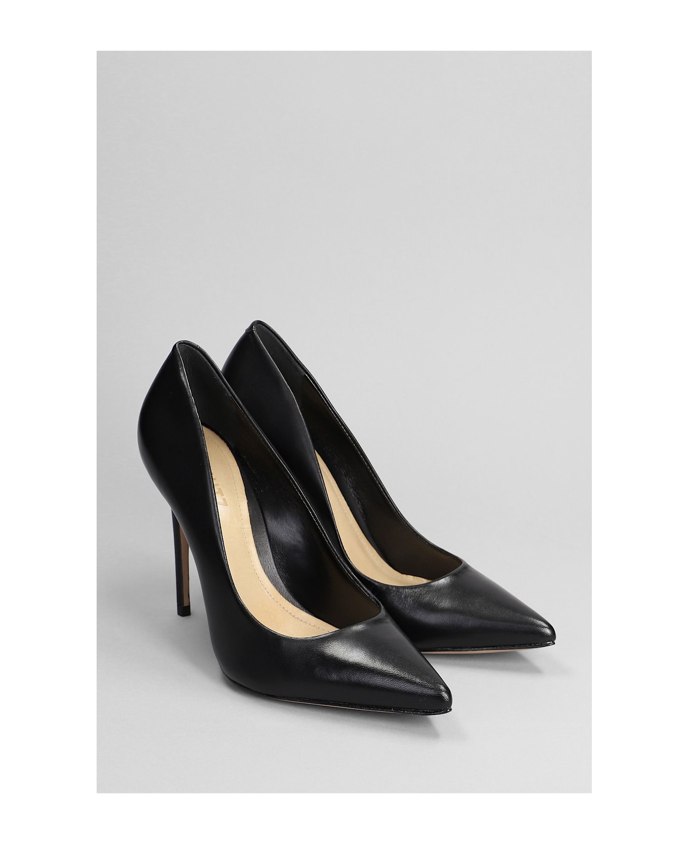 Schutz Caiolea Pumps In Black Leather - black