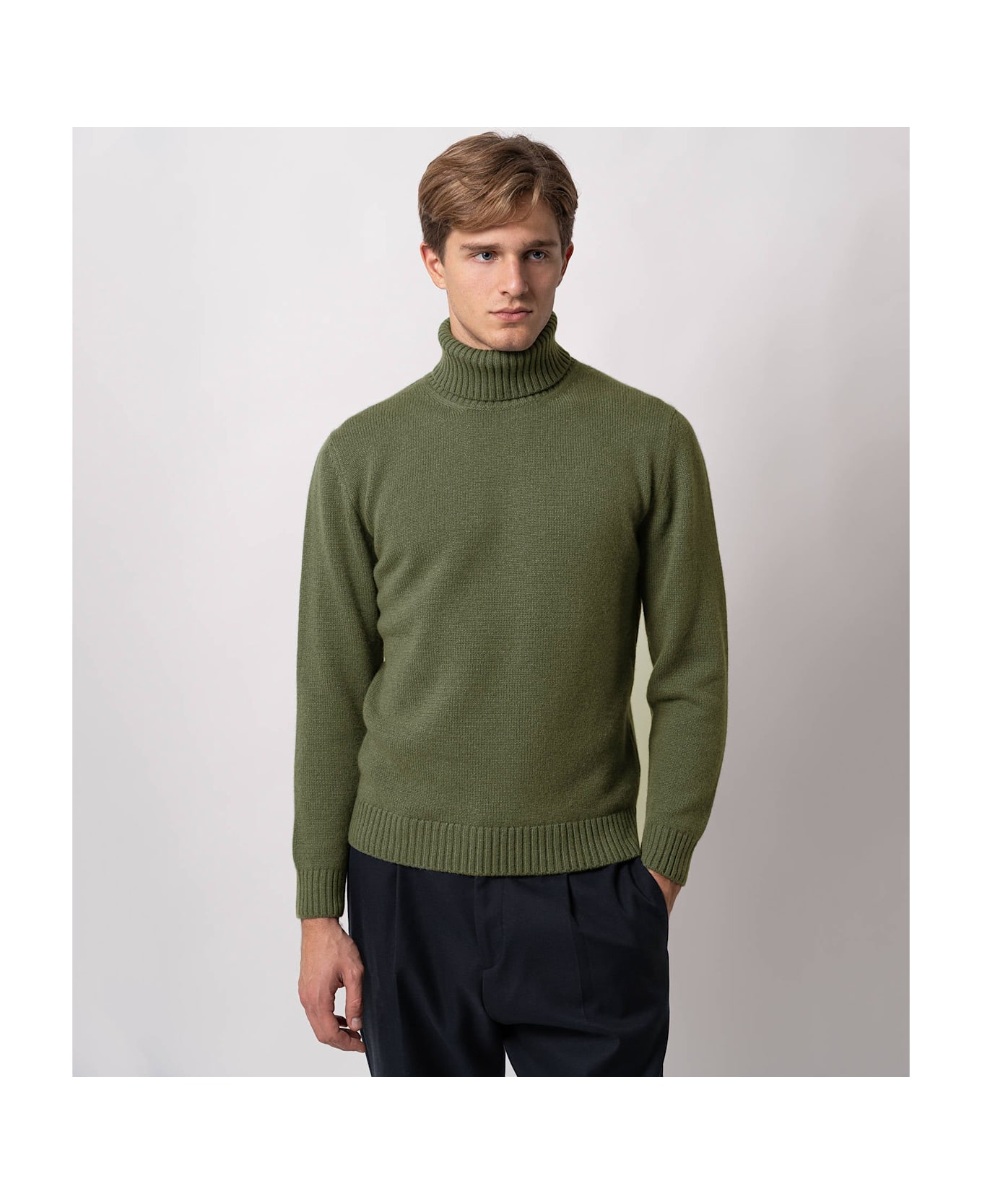 Larusmiani Turtleneck Sweater 'diablerets' Sweater - Olive