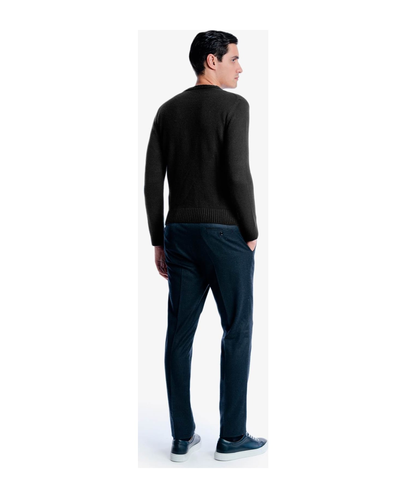 Larusmiani Crew Neck Sweater 'diablerets' Sweater - Black