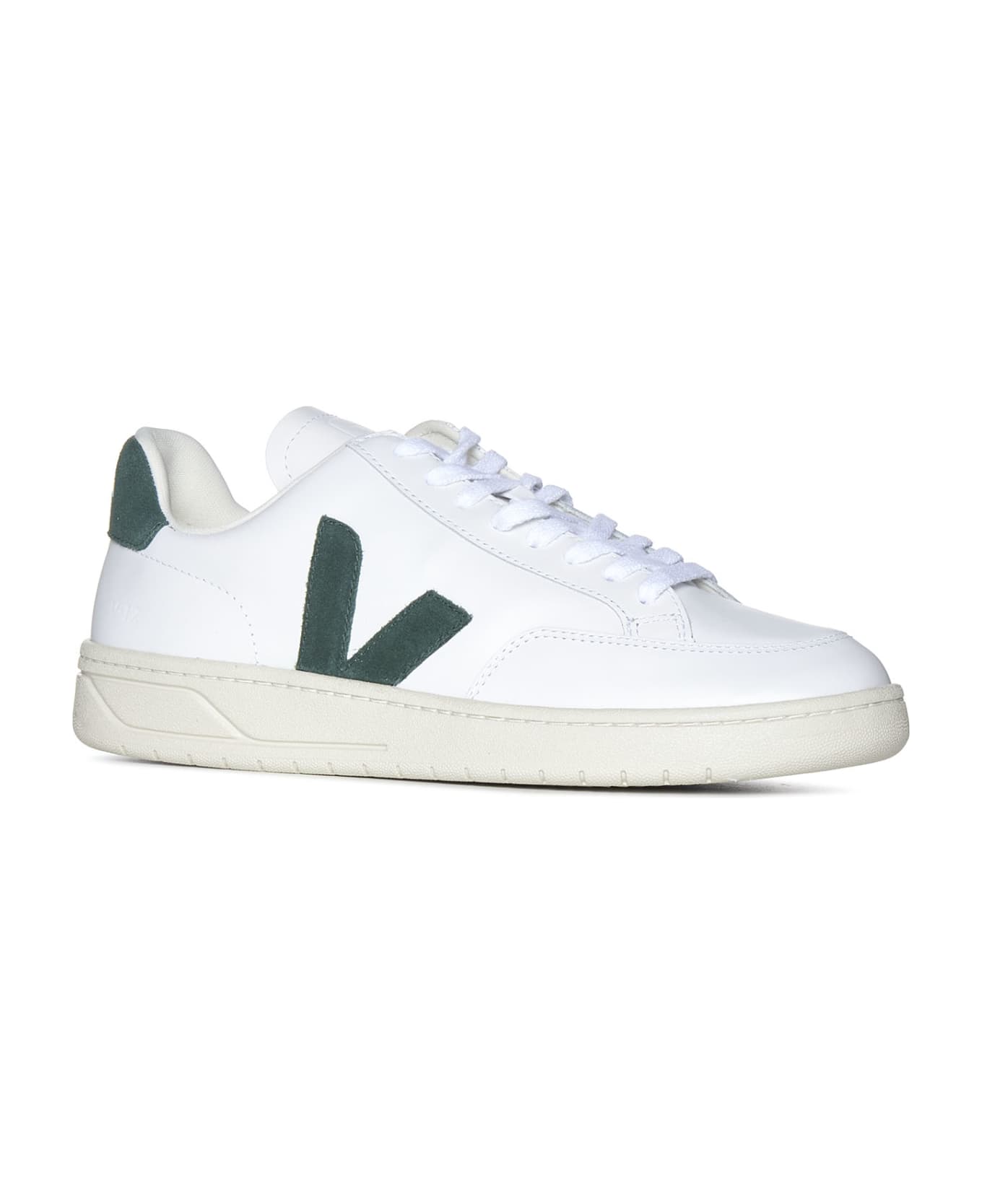 Veja Sneakers - Extra white cyprus