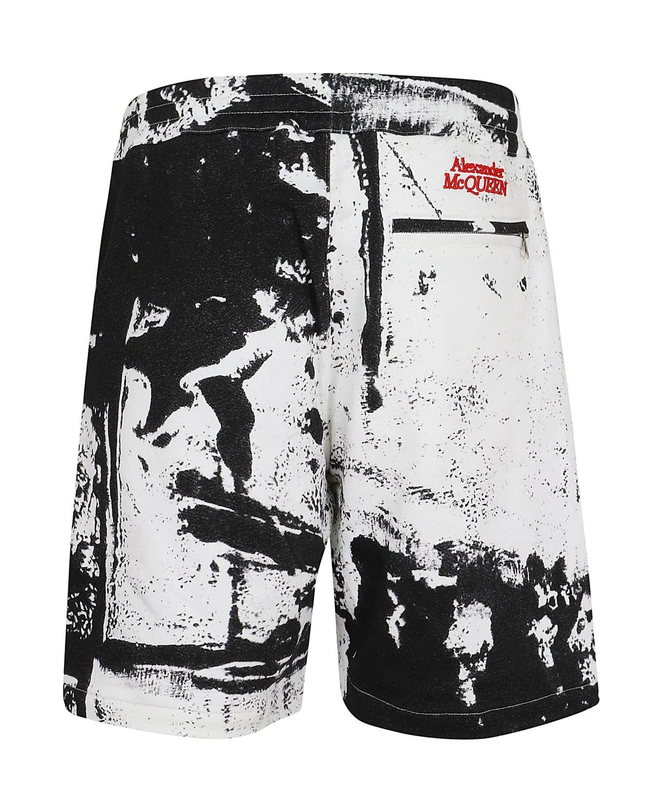Alexander McQueen All-over Print Bermuda Shorts - White Black