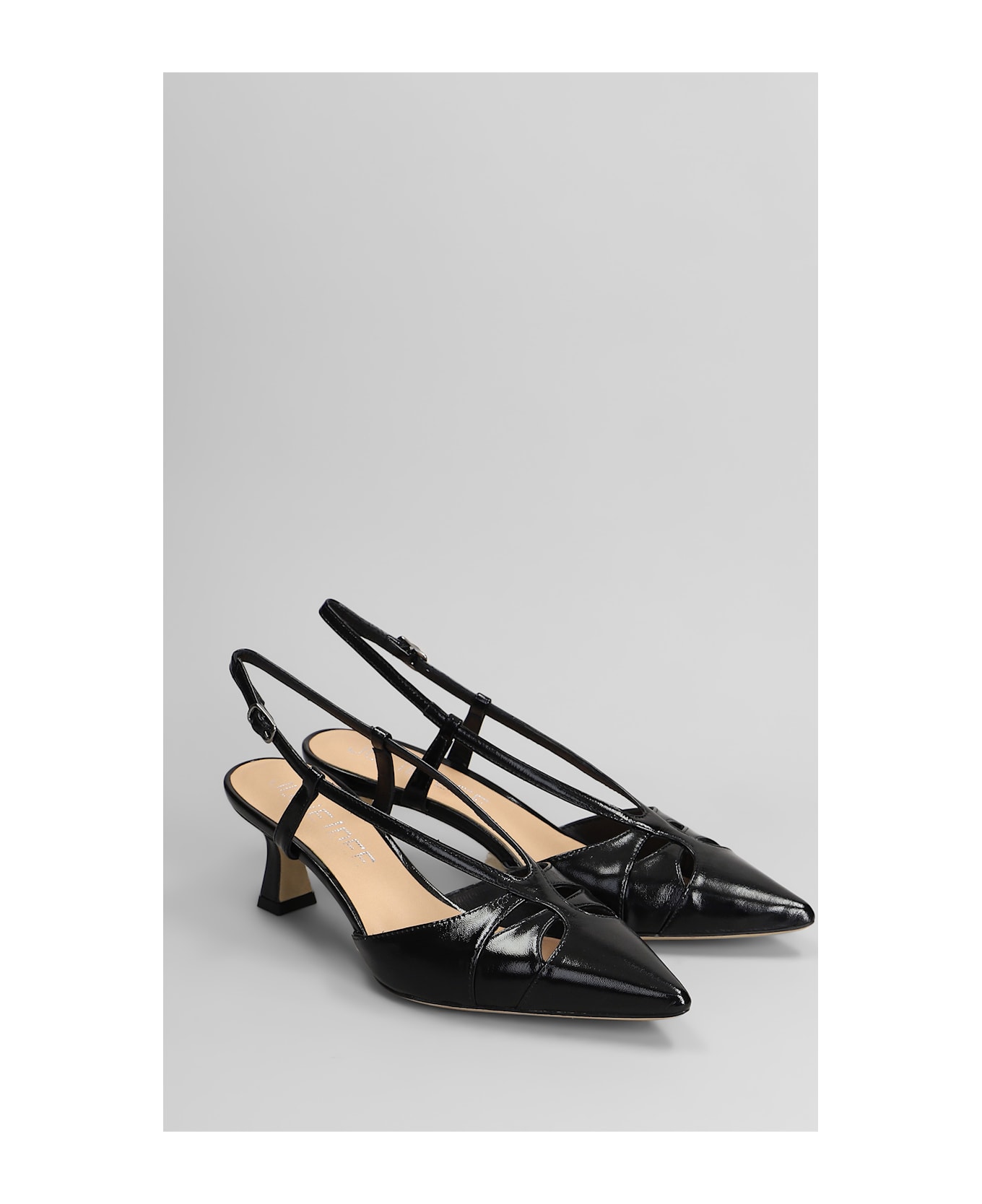 Julie Dee Pumps In Black Leather - black