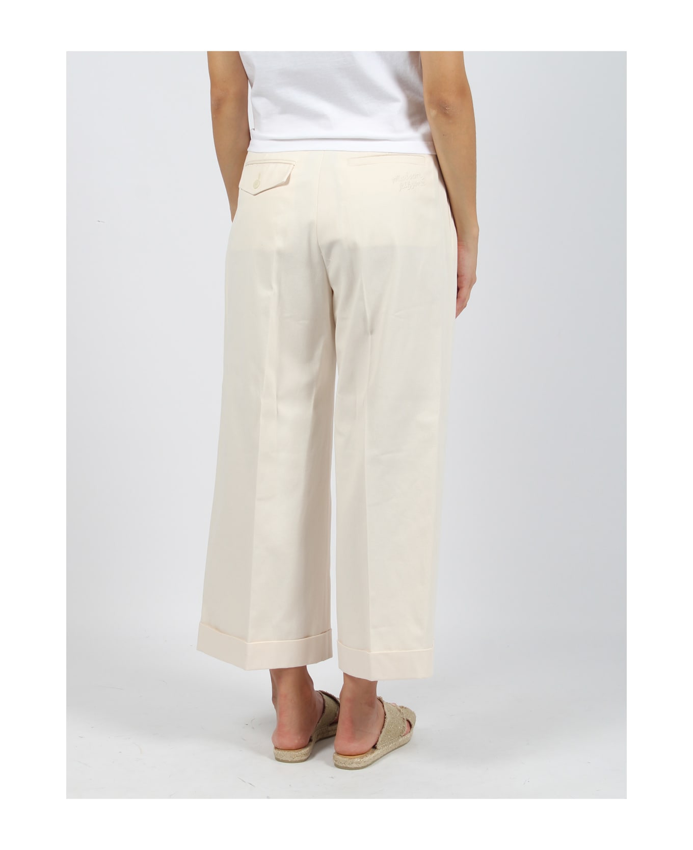 Maison Kitsuné Double Pleats Cropped Pants - White ボトムス