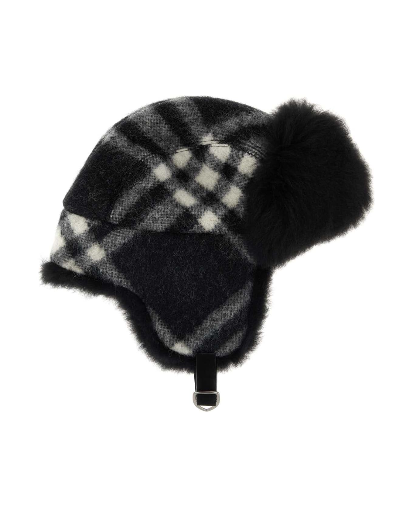 Burberry Embroidered Wool Hat - BLACK