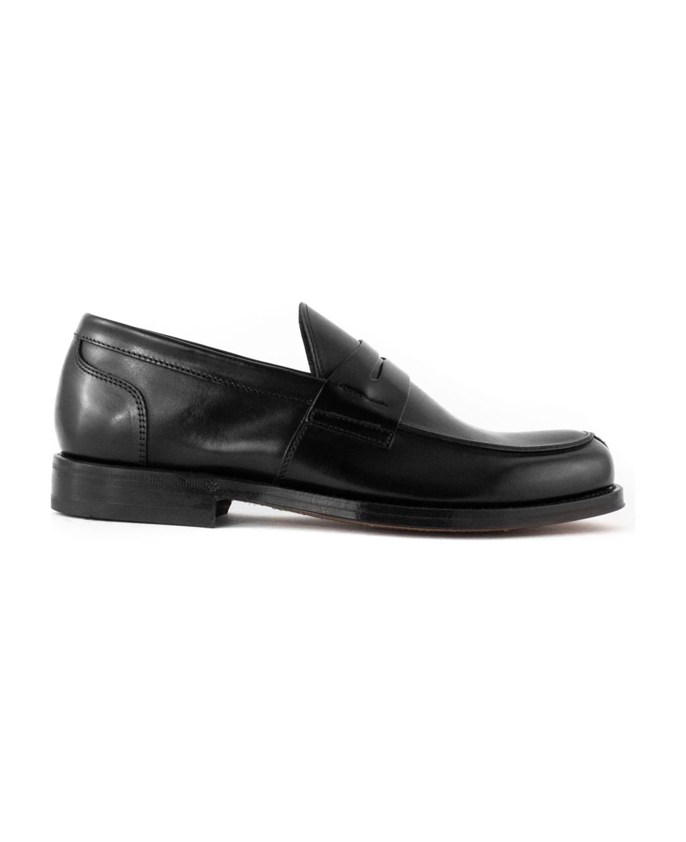 Green George Black Leather Loafer - Black ローファー＆デッキシューズ
