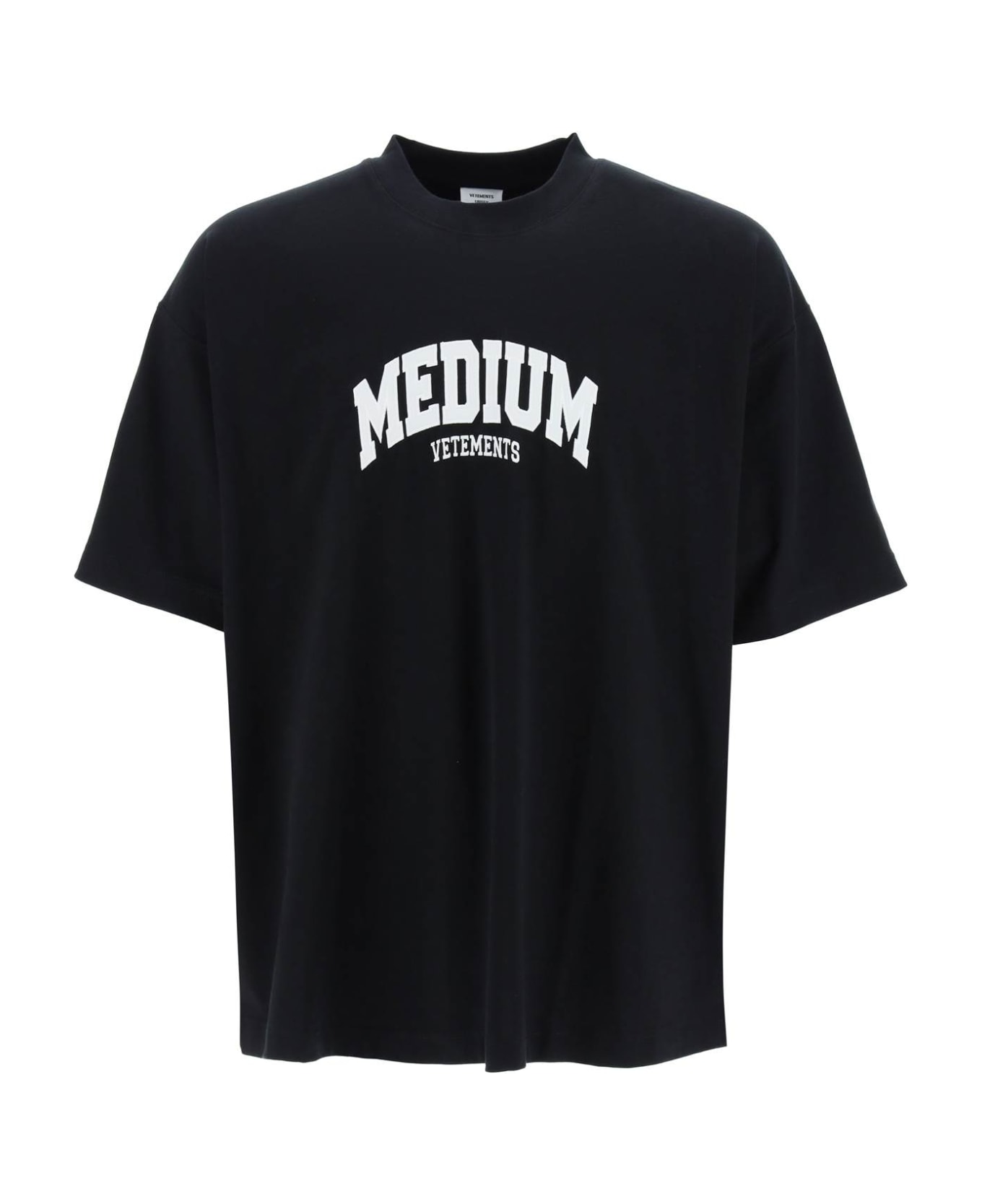VETEMENTS Contrasting Logo Patch T-shirt - BLACK シャツ