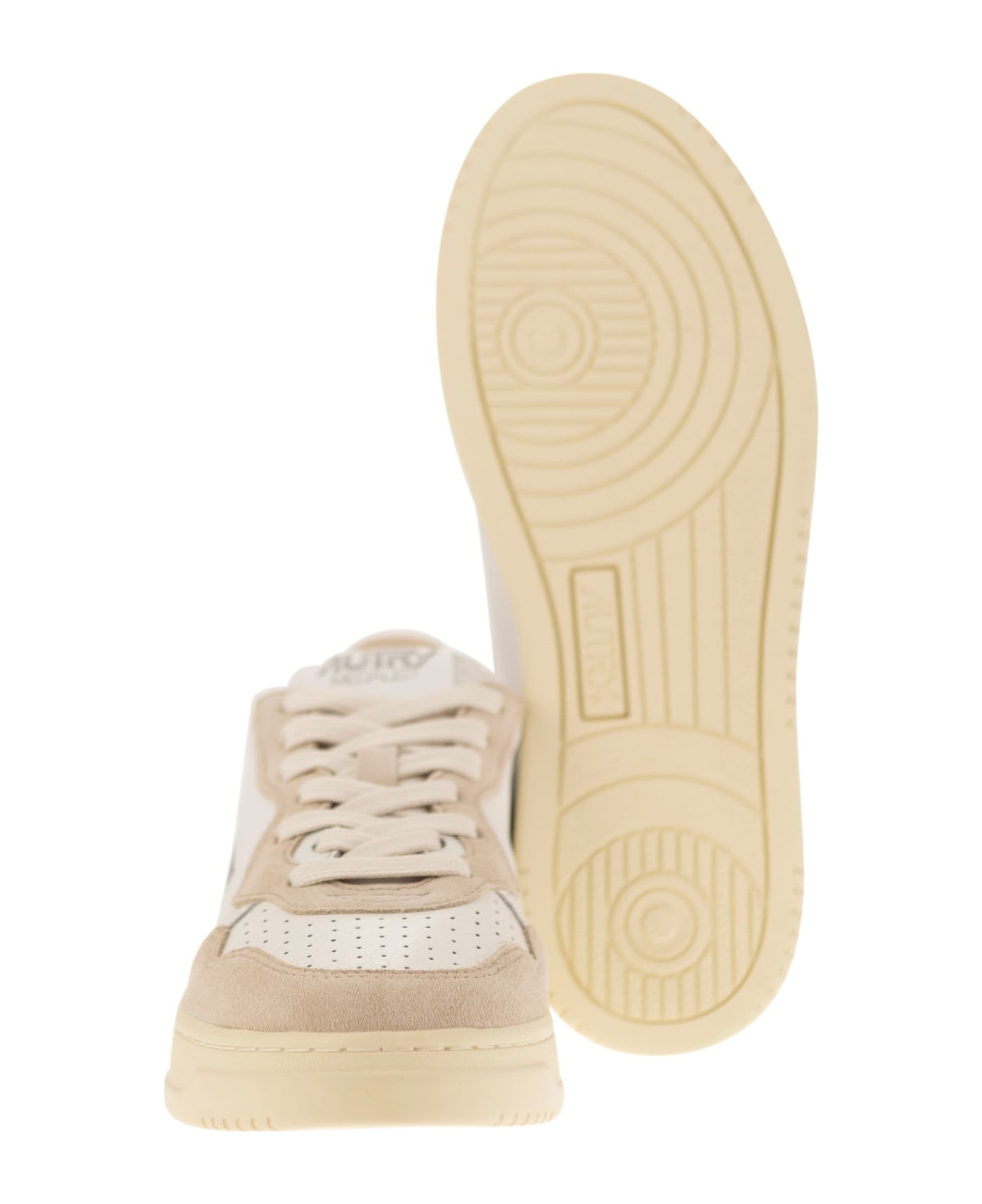Autry Medalist Low - Leather Trainers - White/sand スニーカー