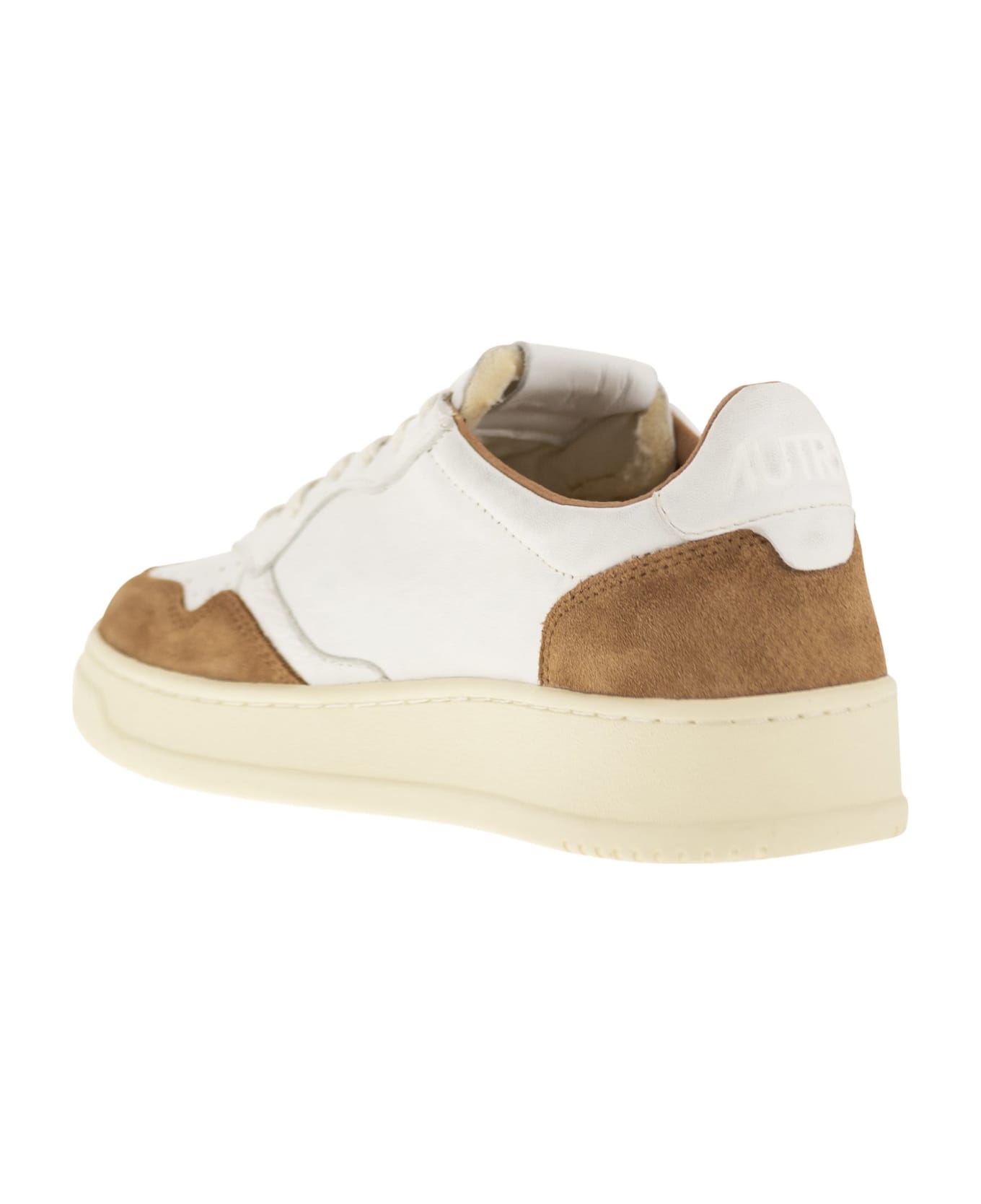 Autry Medalist Low Sneakers - White/caramel