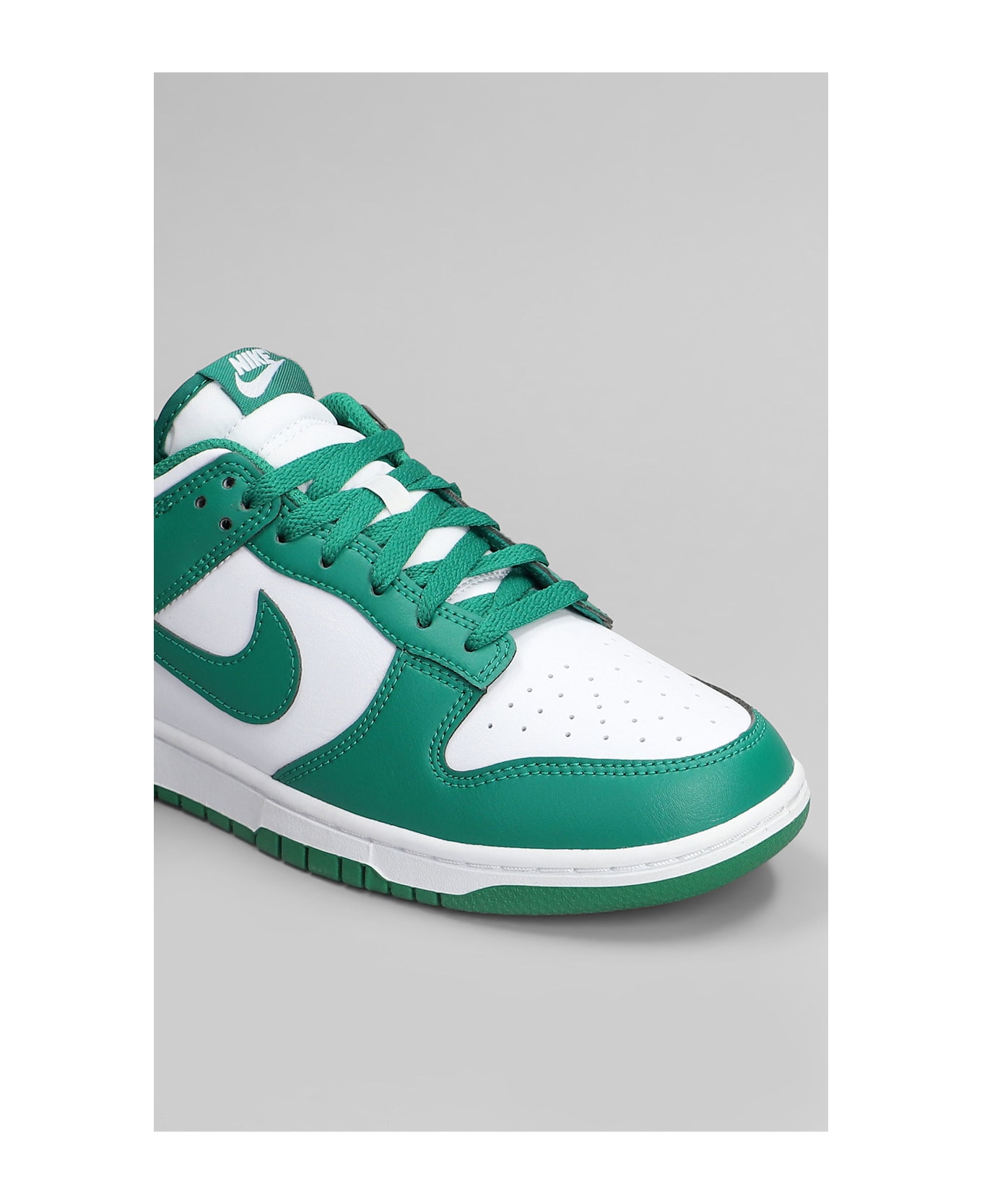 Nike Dunk Low Retro Sneakers In Green Leather - green
