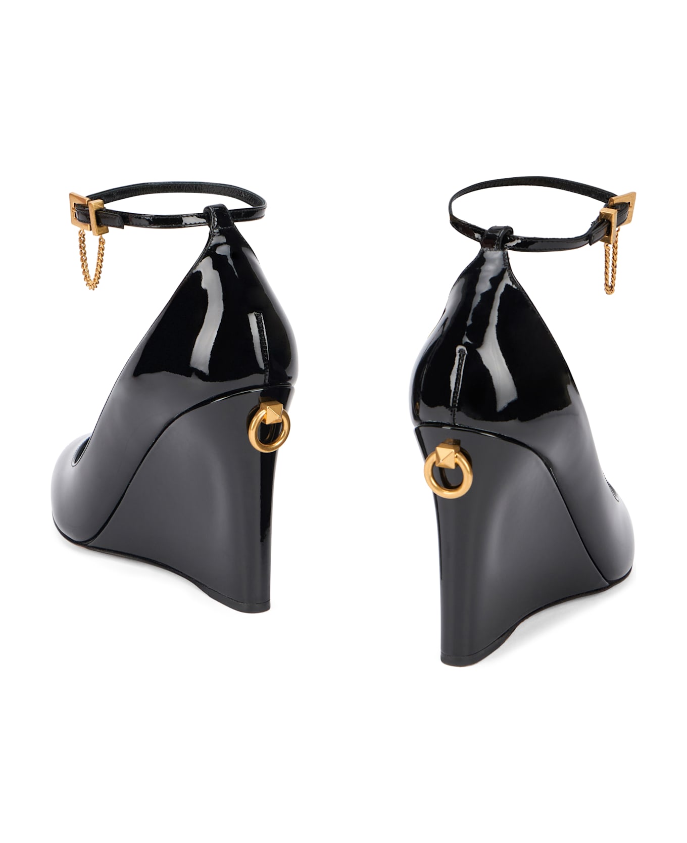 Valentino Garavani Décolleté In Vernice Traduit En Anglais Est "varnished Décolleté". - black