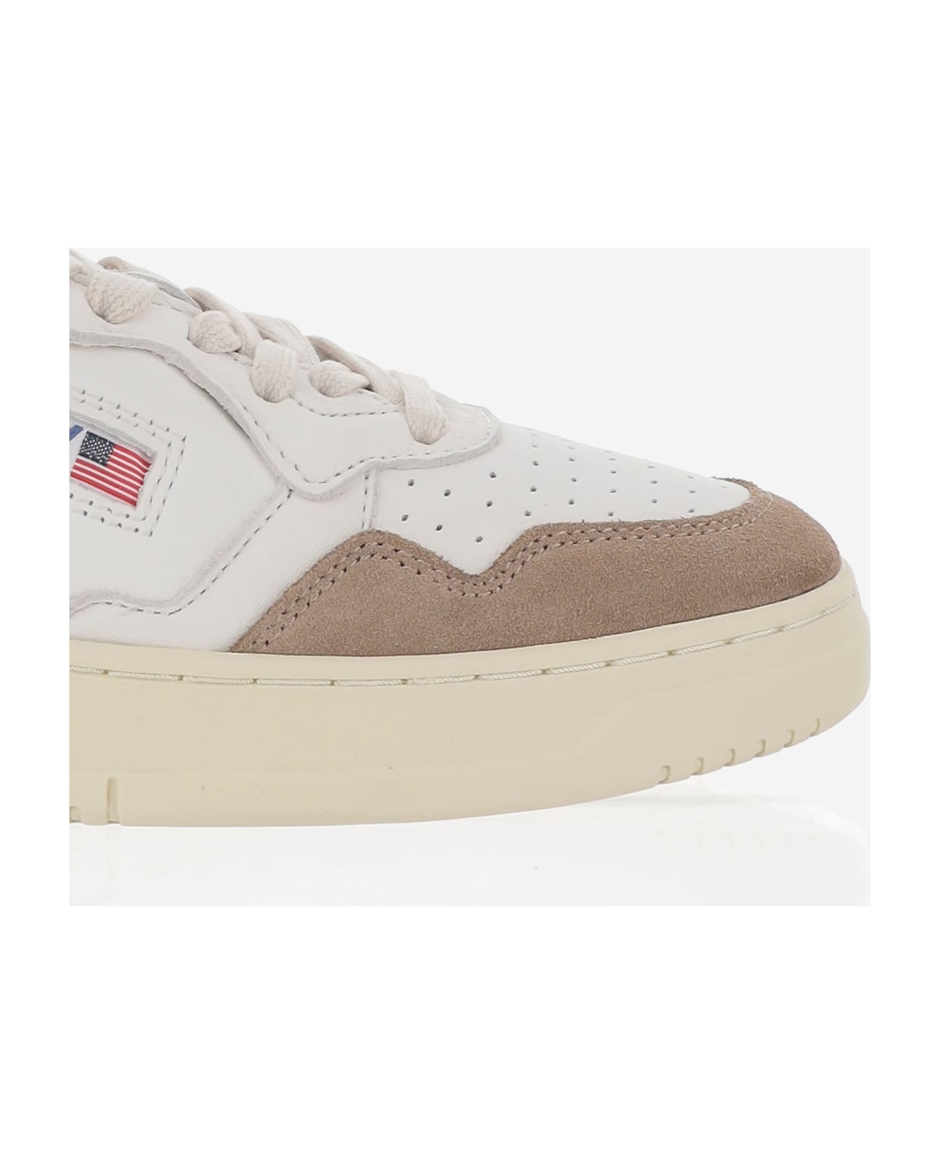 Autry Low Medalist Leather Sneakers - Beige