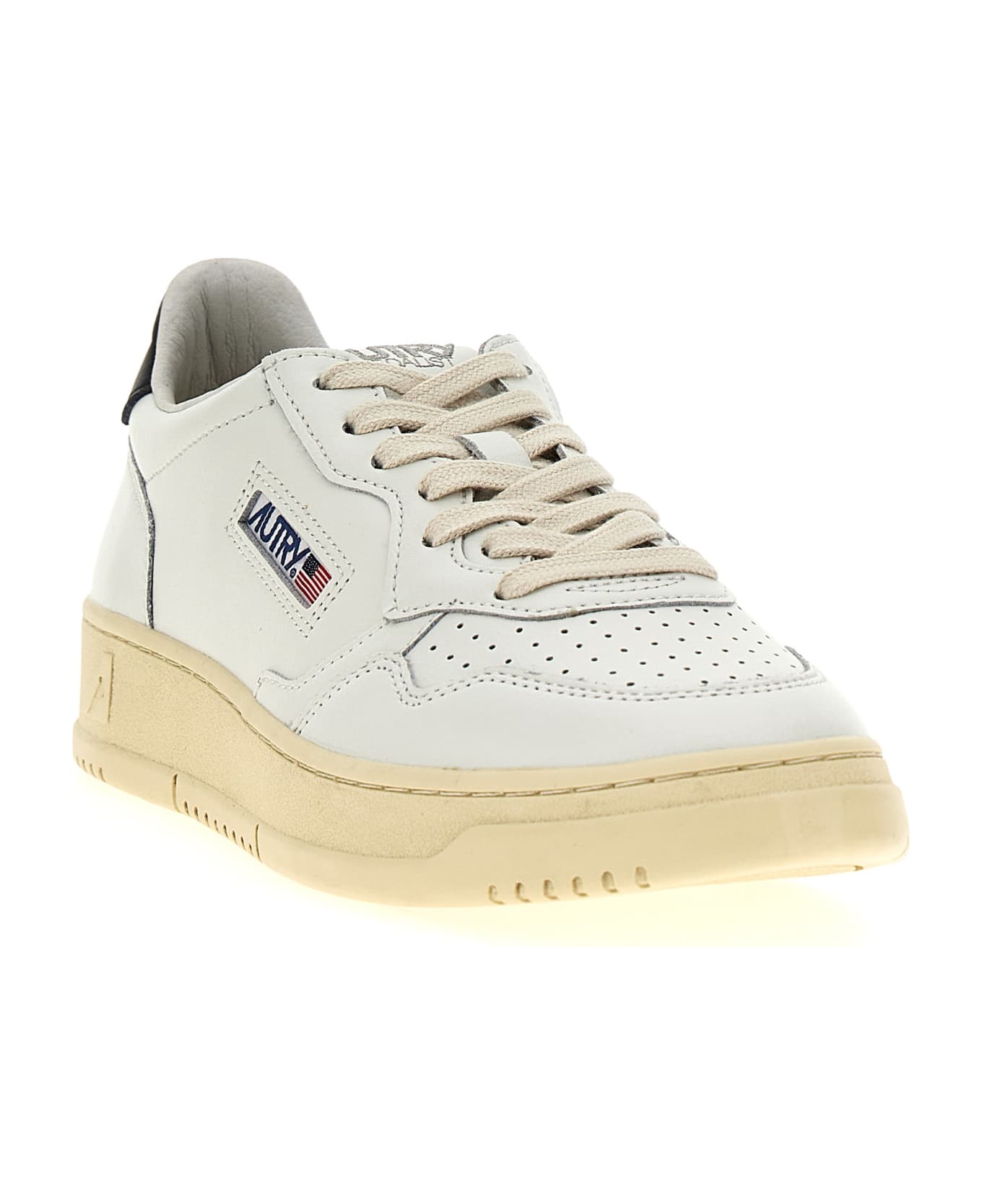 Autry 'medalist' Sneaker - White/Black