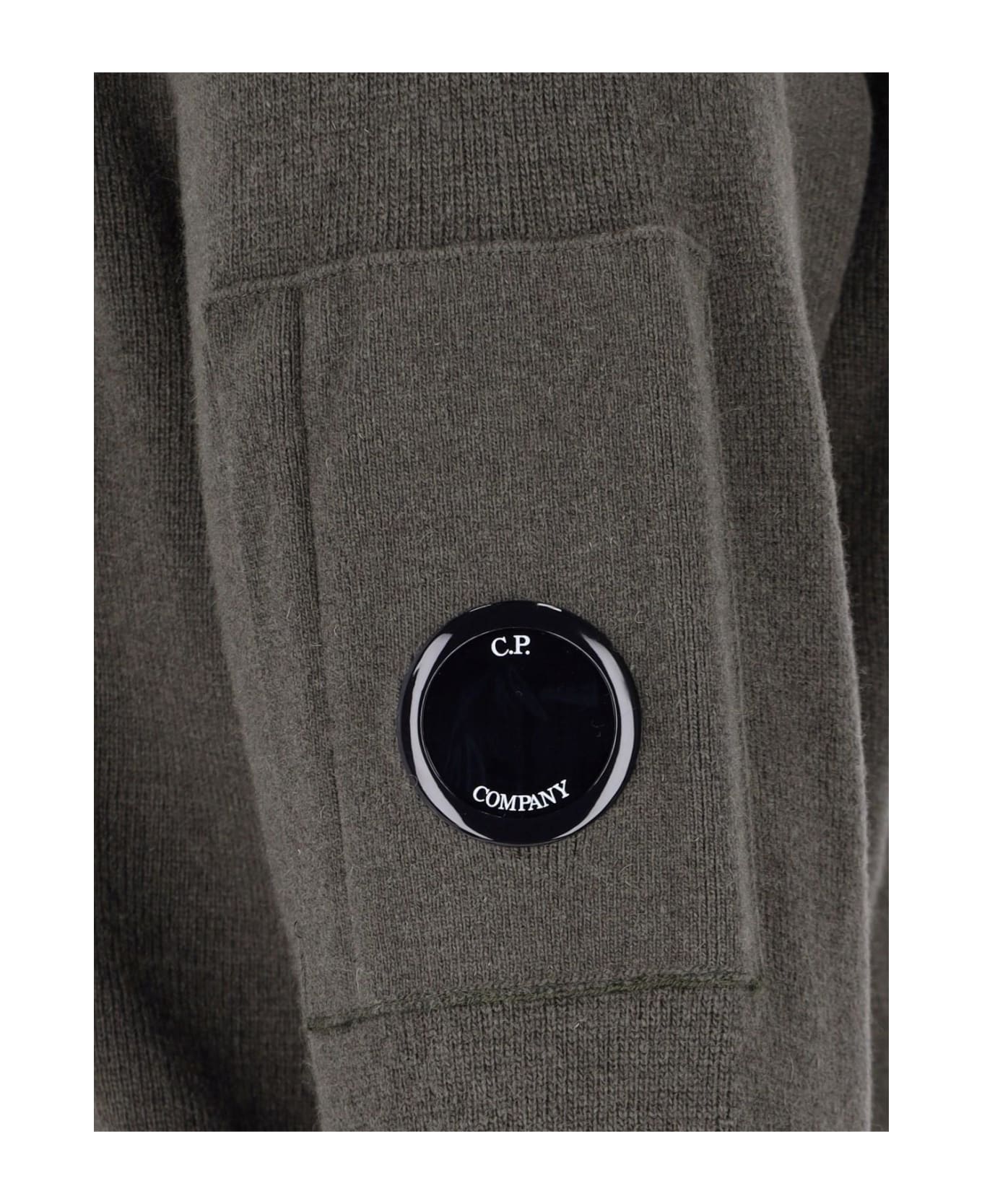 C.P. Company 'lens' Knit Sweatshirt - Verde ニットウェア