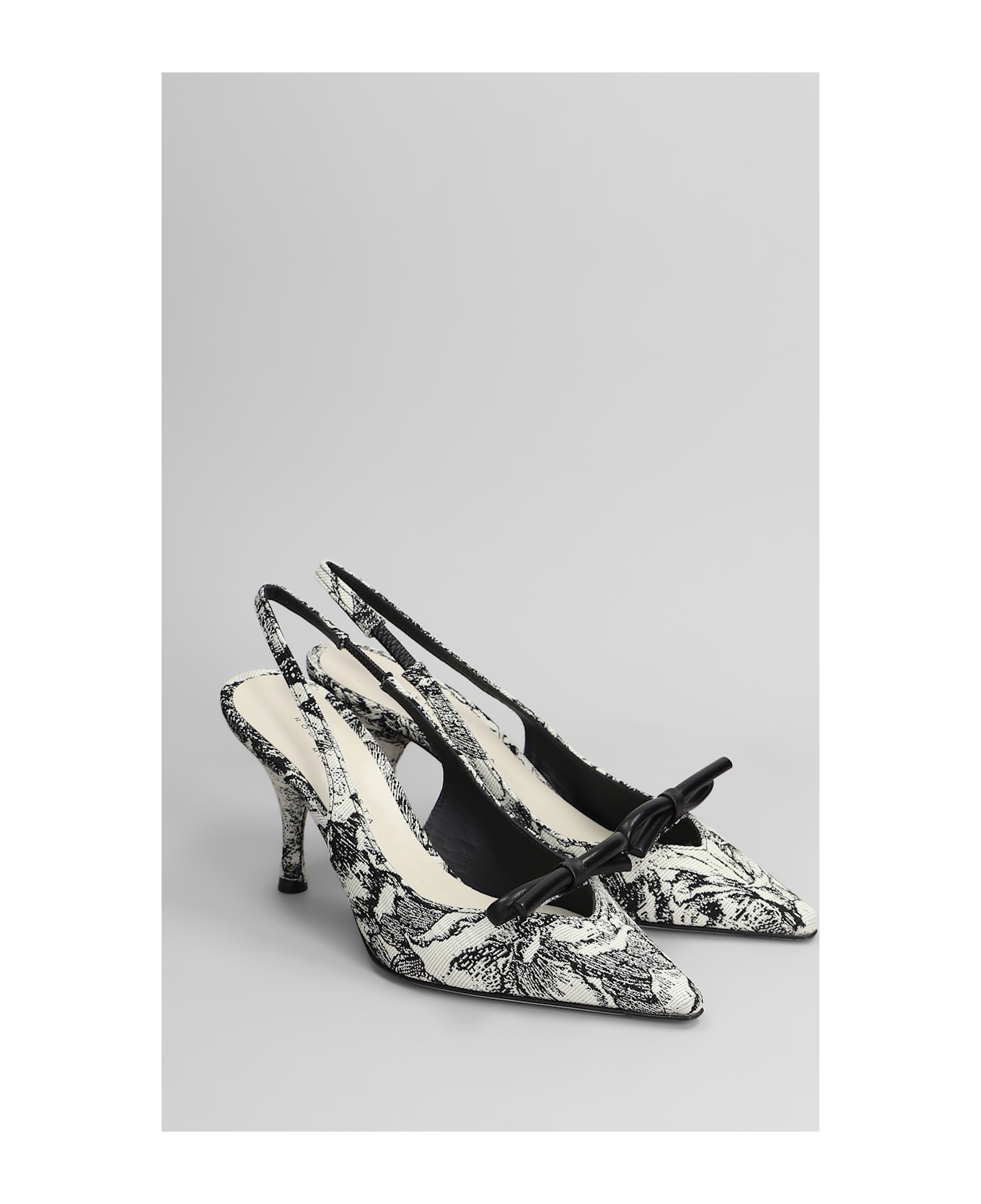 Roberto Festa Marigold Pumps In White Fabric - white