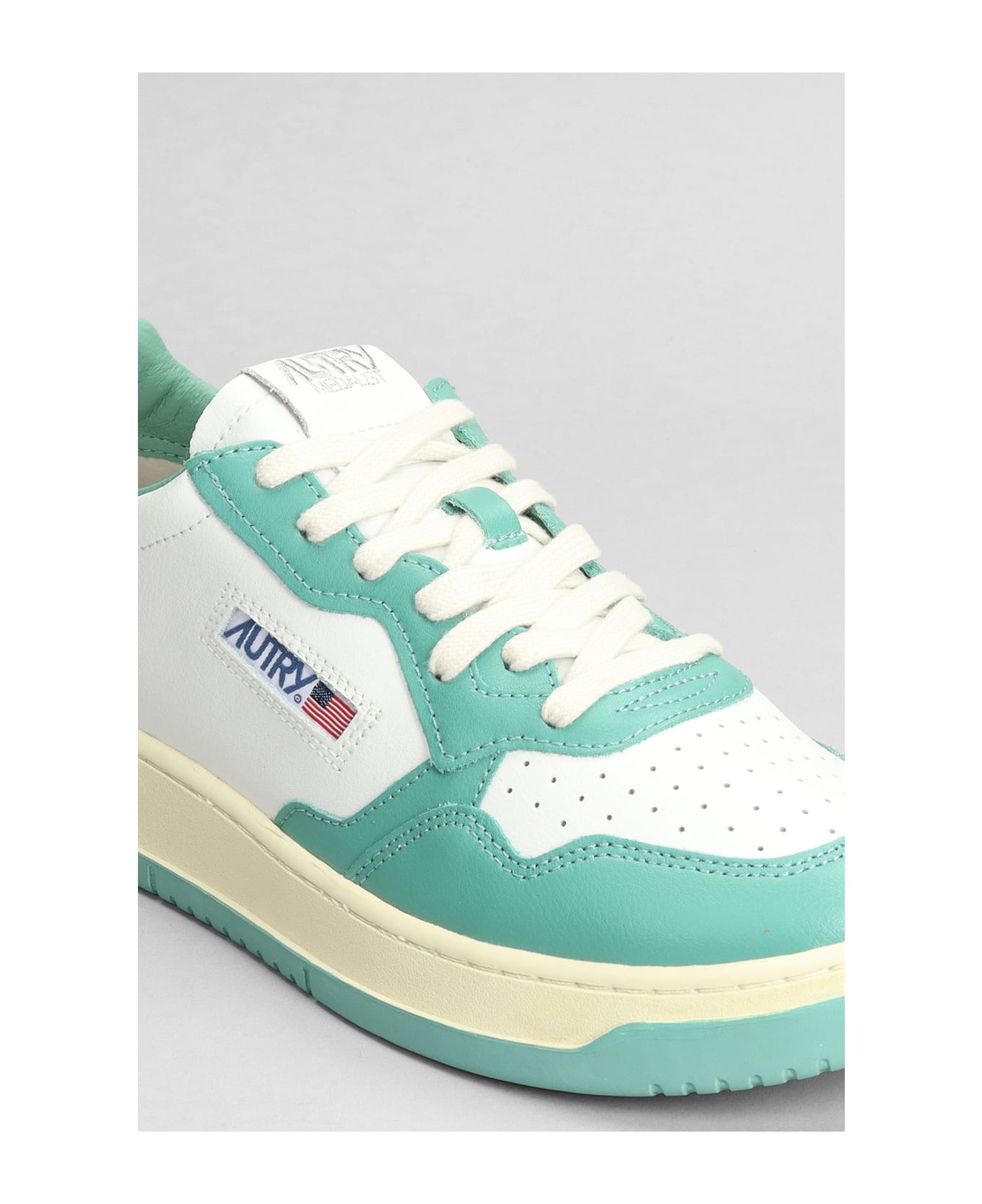 Autry 01 Sneakers - white