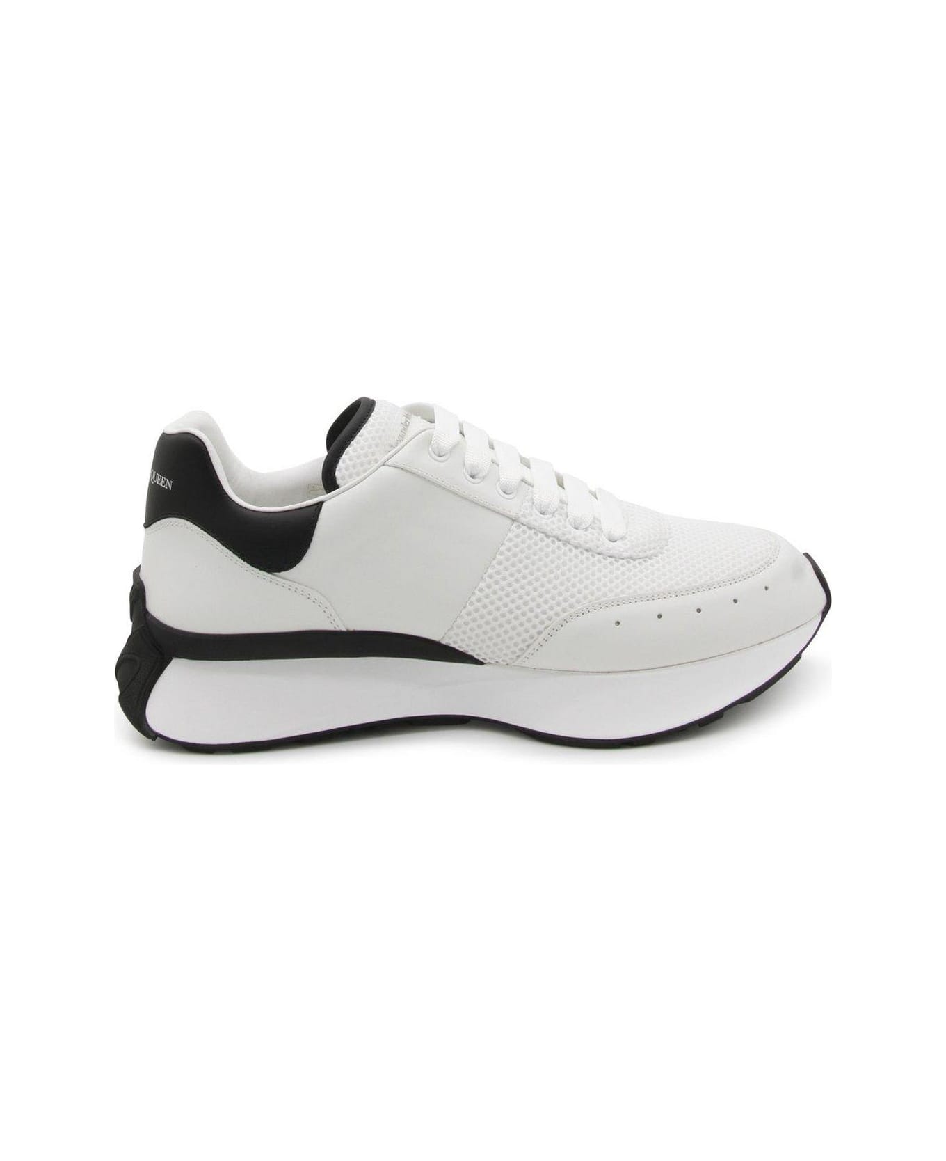 【送料&関税込】Alexander McQueen Logo Printed Mesh Lace-up Alexander McQueen Logo Printed Mesh Lace-up Sneakers
