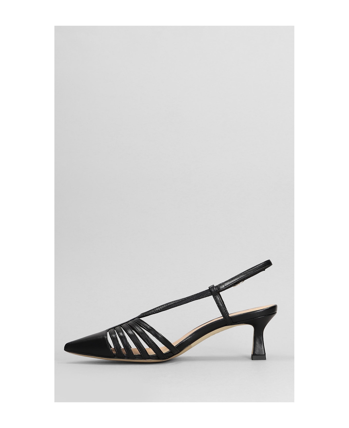 Julie Dee Pumps In Black Leather - black
