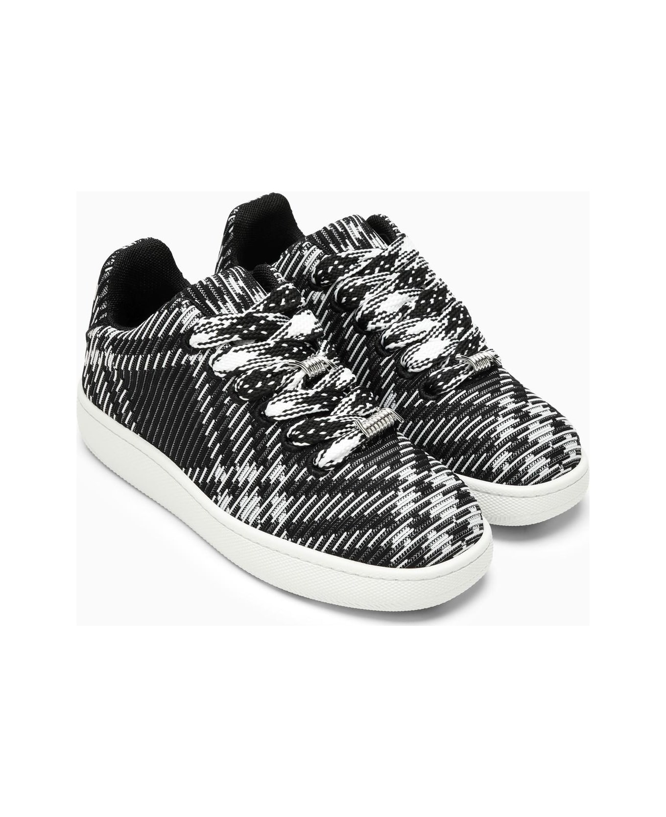 Burberry Black\/white Check Pattern Box Sneaker - BLACK IP CHK