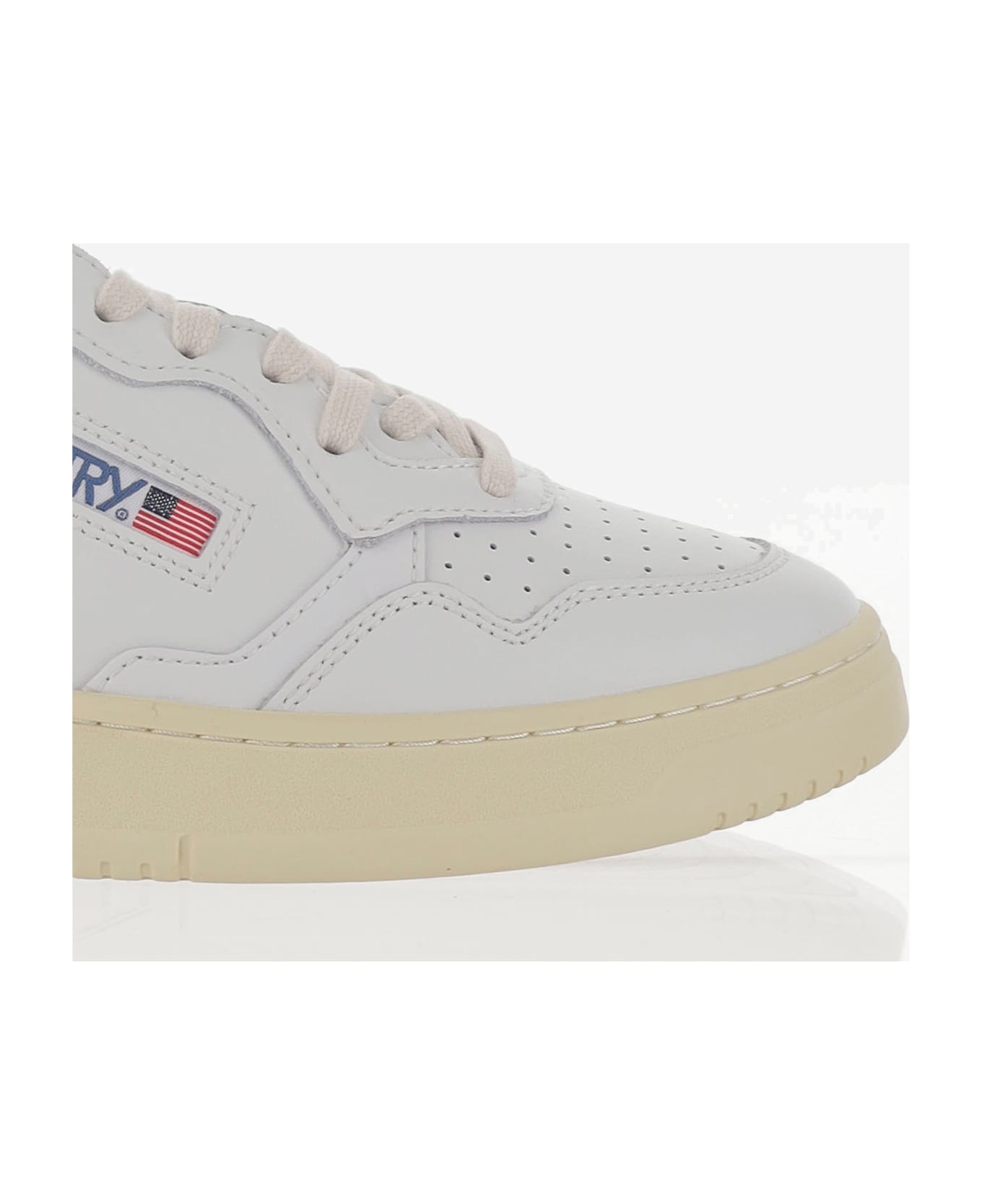 Autry Low Medalist Leather Sneakers - Beige