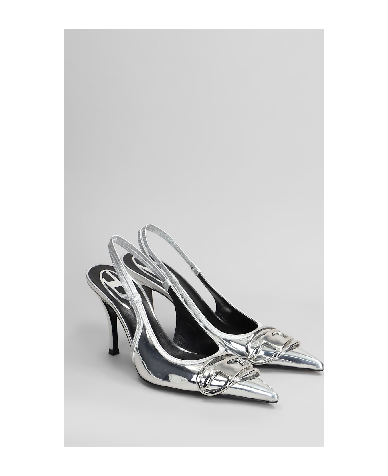 Diesel D Venus Pumps In Silver Leather - silver