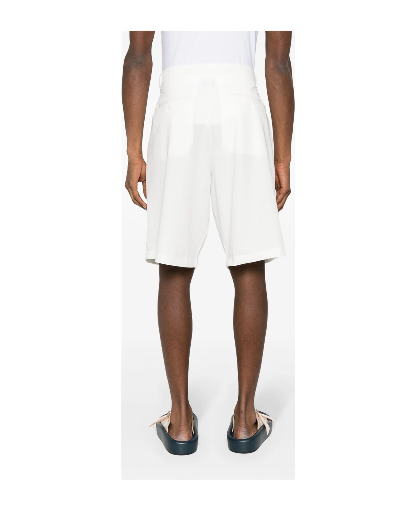Family First Milano White Tailored Knee Shorts - WHITE ショートパンツ