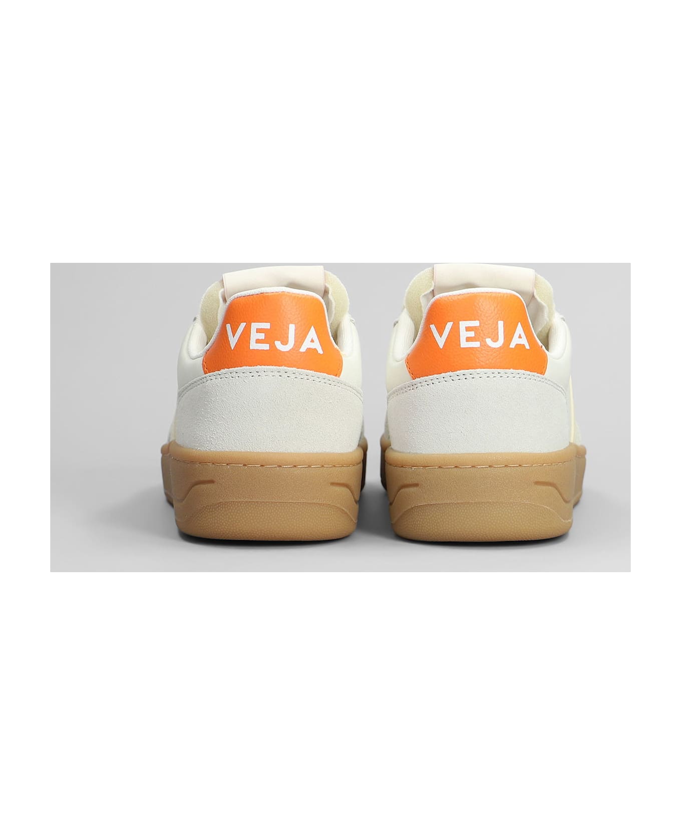 Veja V-82 Sneakers In White Suede And Leather - white
