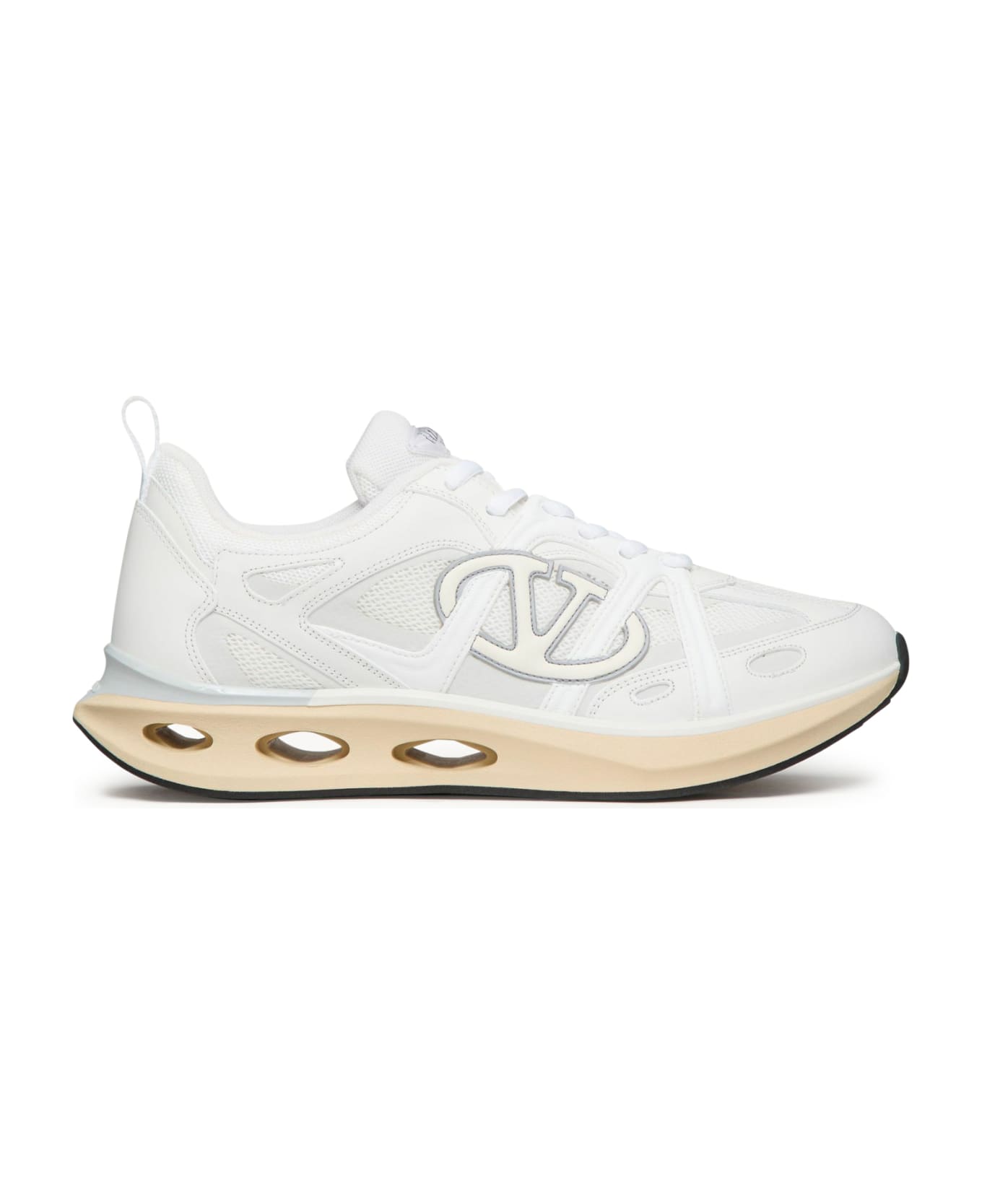 Valentino Garavani Low Top Vlogo Easyjog Sneakers In Calfskin And Fabric - White