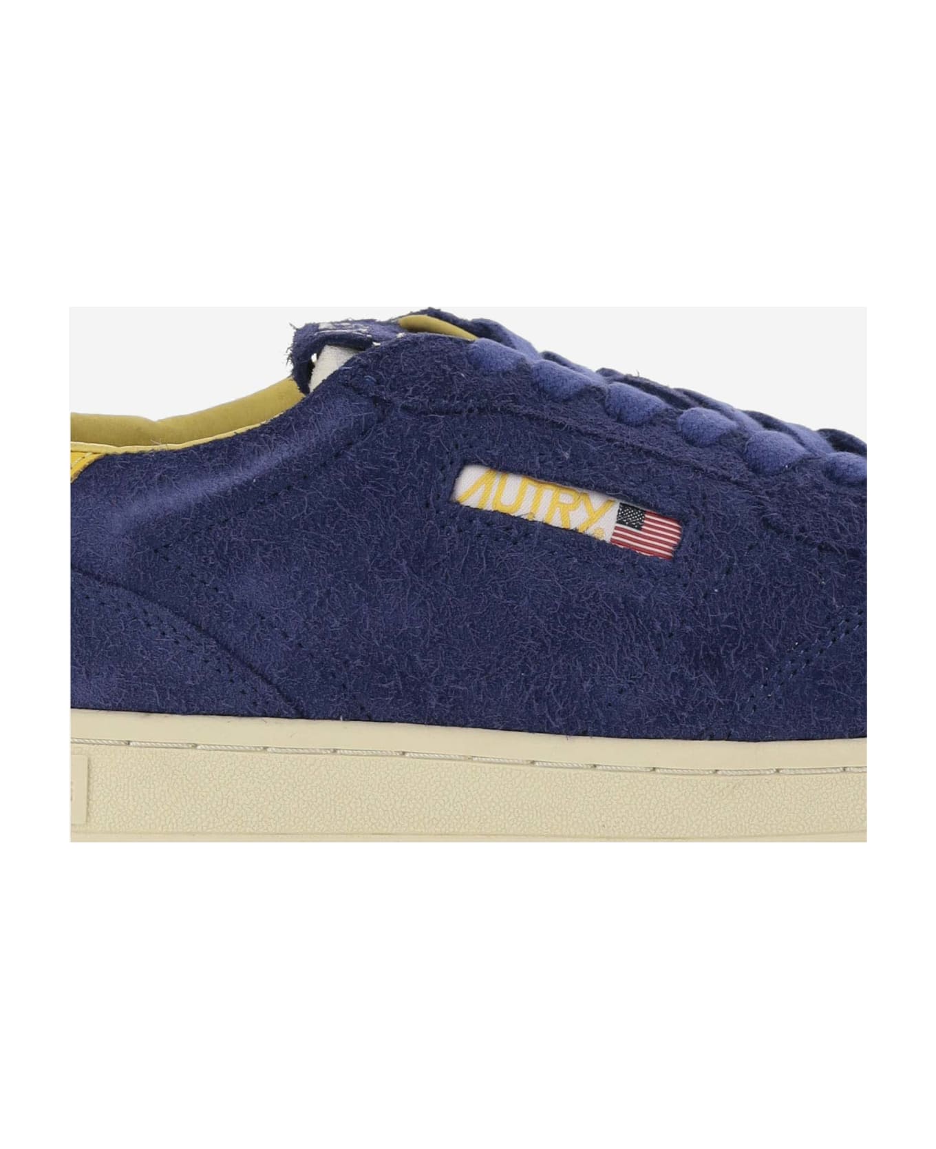 Autry Medalist Low Sneakers In Suede Hair Sand Effect - Lanzuli