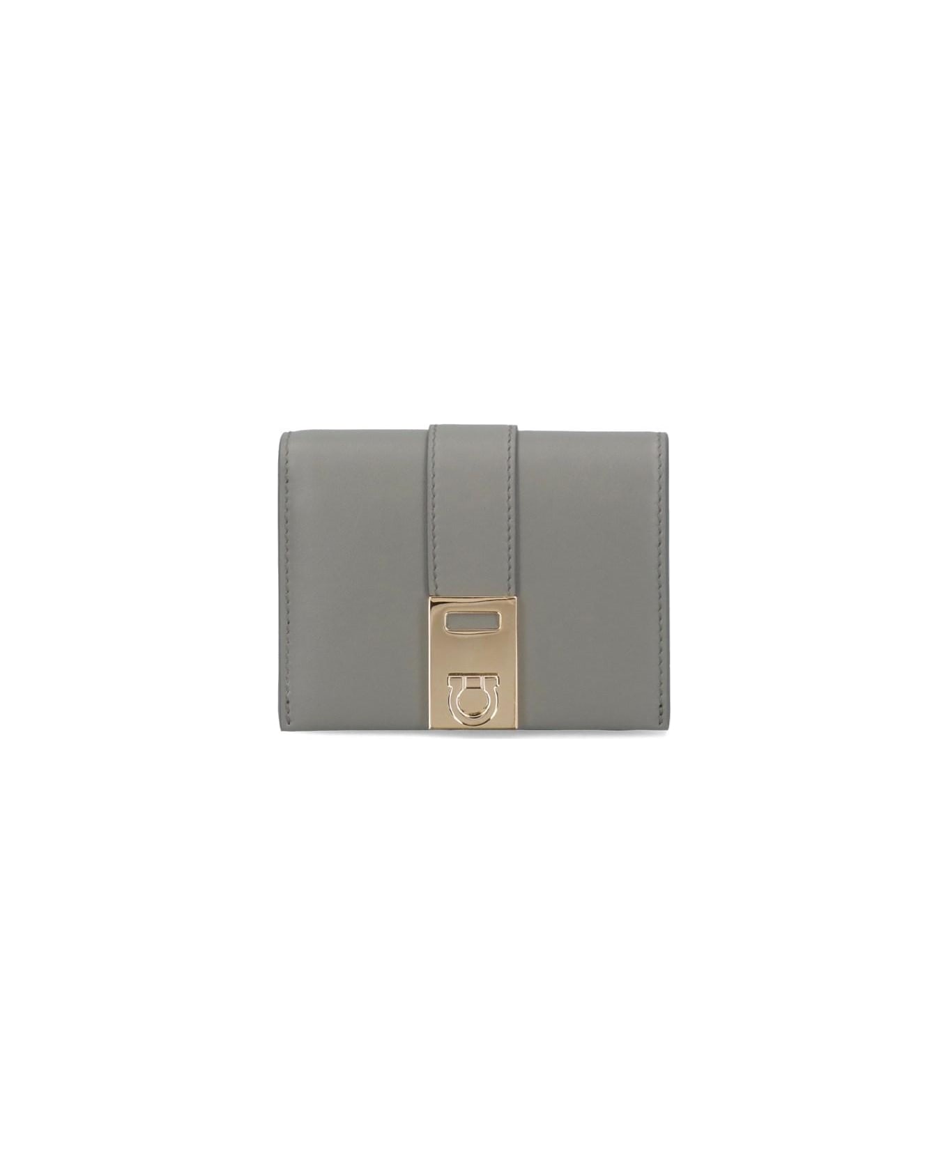 【送料&関税込】Ferragamo Compact Wallet hug Ferragamo Compact Wallet