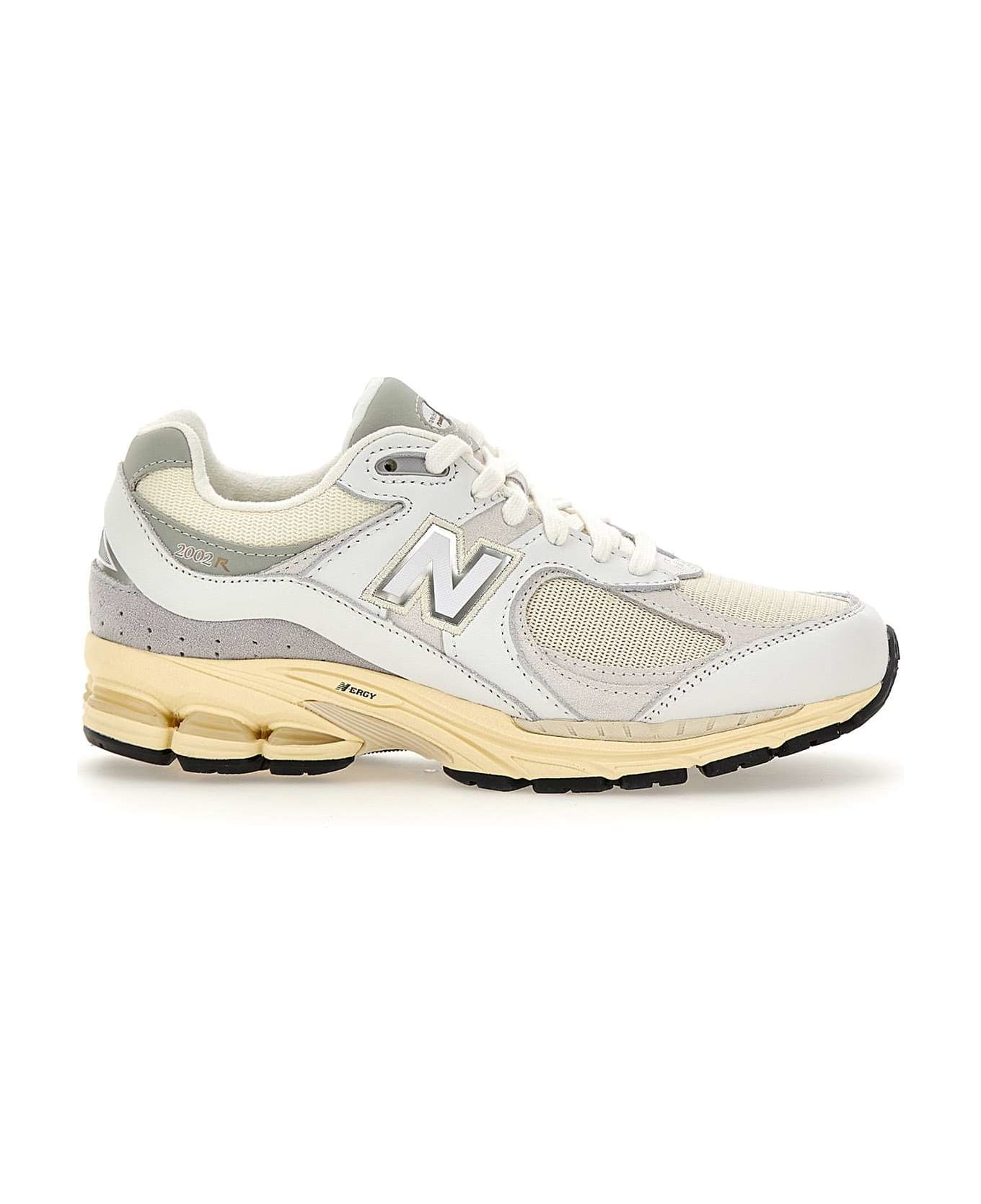 New Balance "2002" Sneakers - WHITE