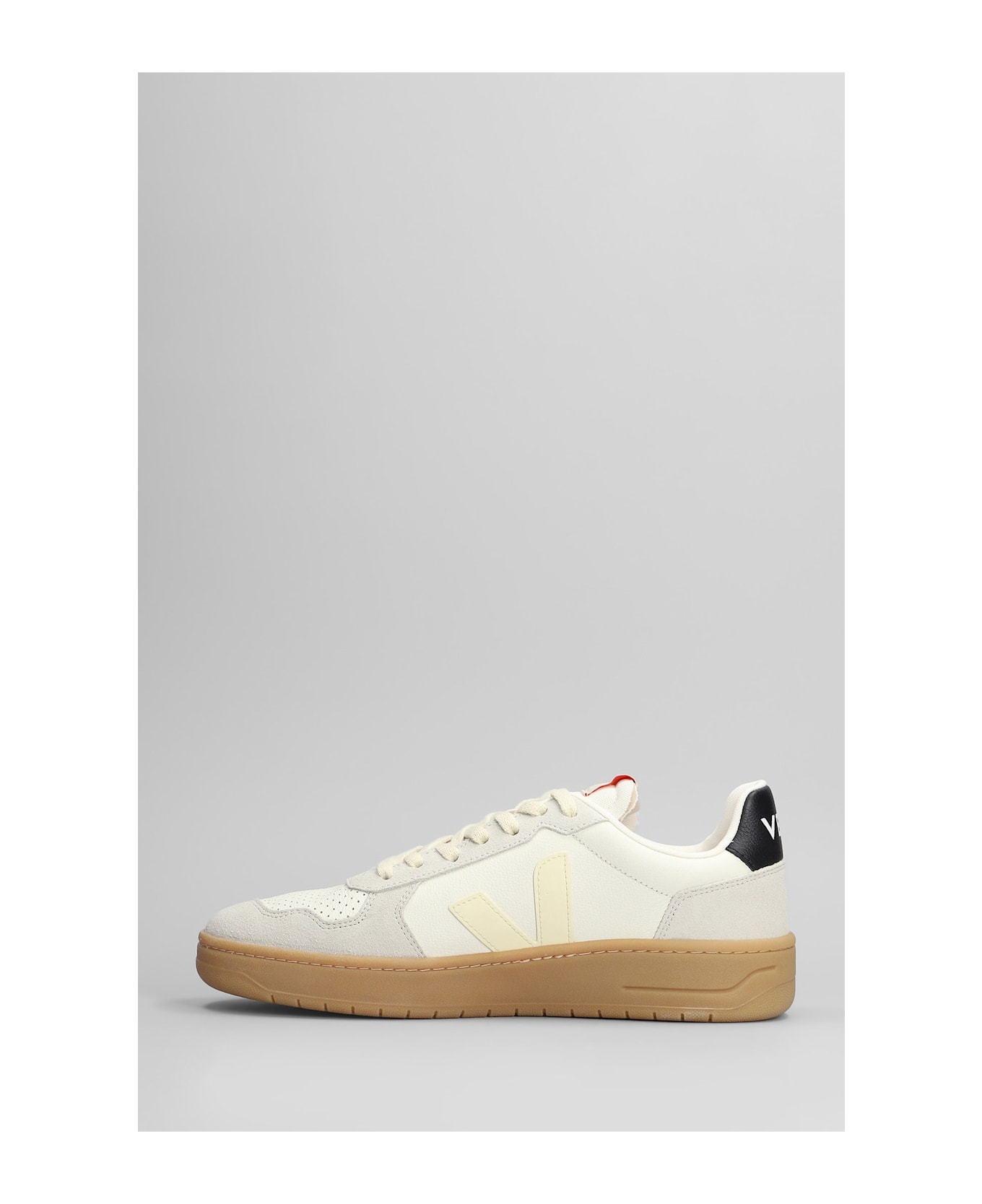 Veja V-82 Sneakers In White Suede And Leather - white