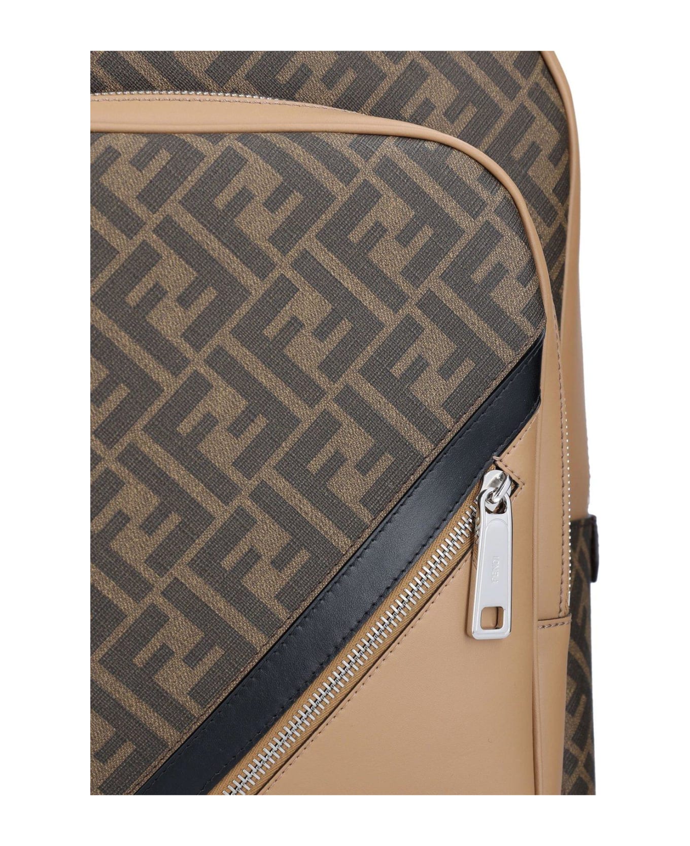 Fendi Ff Motif Zipped Backpack - Brown バックパック