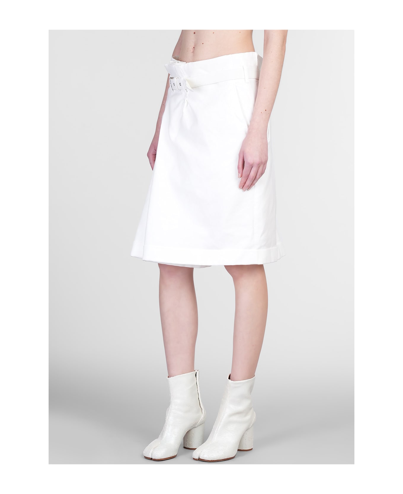Comme des Garçons Shorts In White Polyester - white
