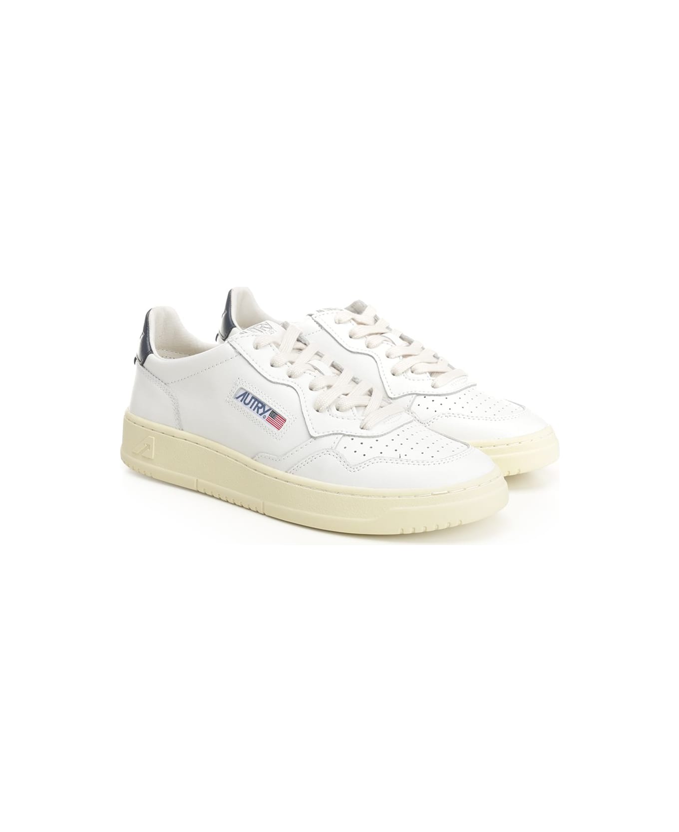 Autry 'medalist Low' Sneaker - Wht Space