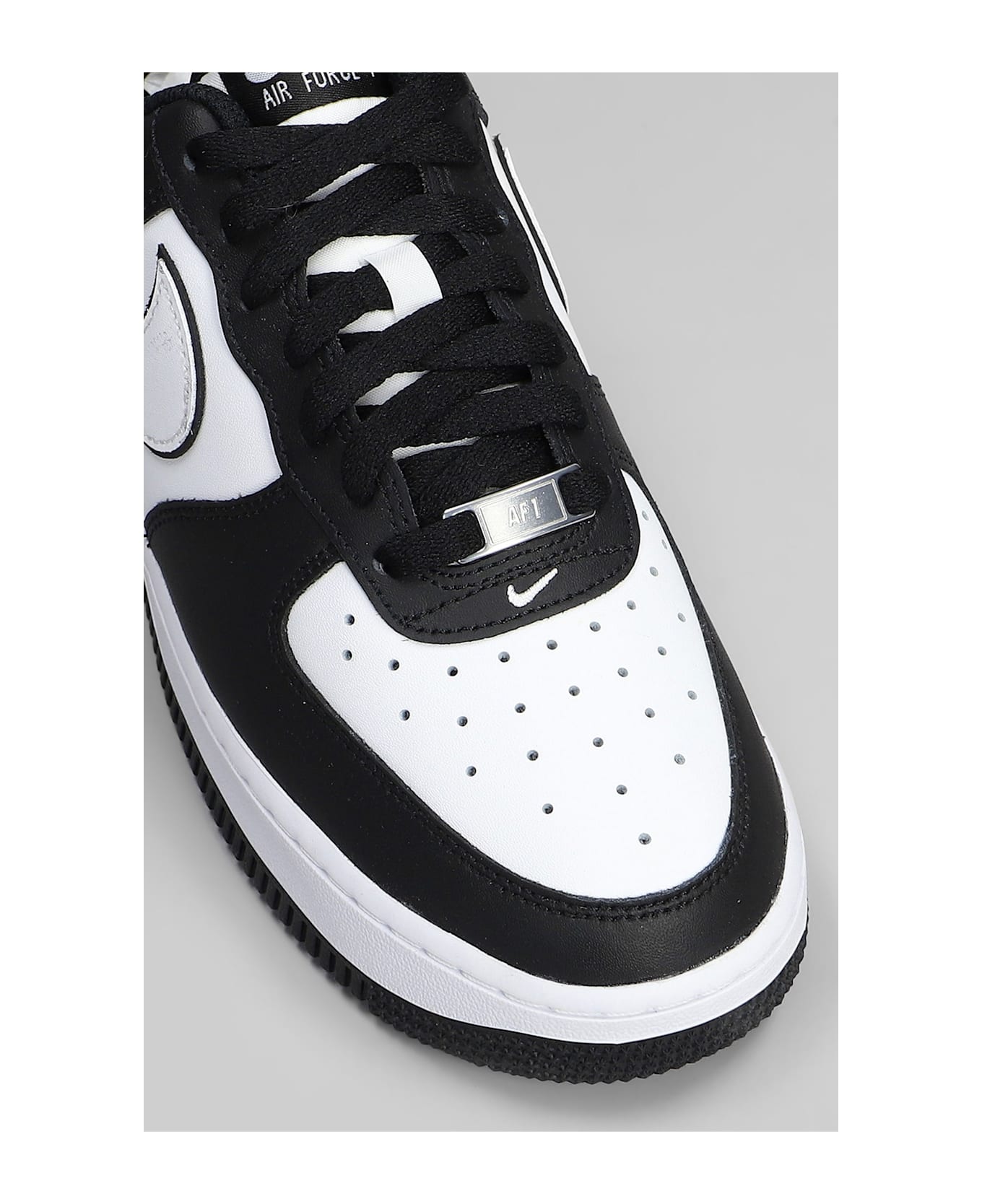 Nike Air Force 1 07 Sneakers In Black Leather - black