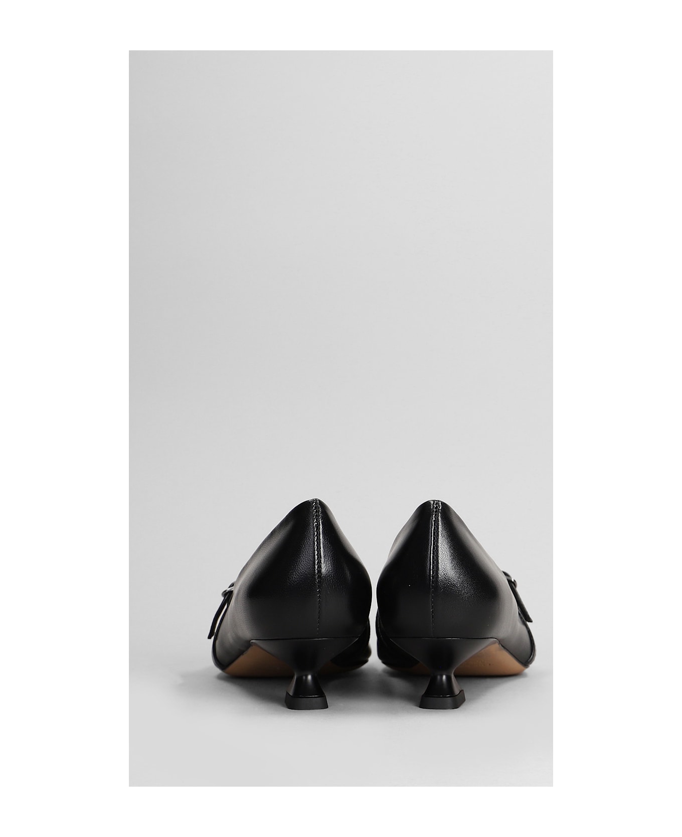 The Seller Pumps In Black Leather - black