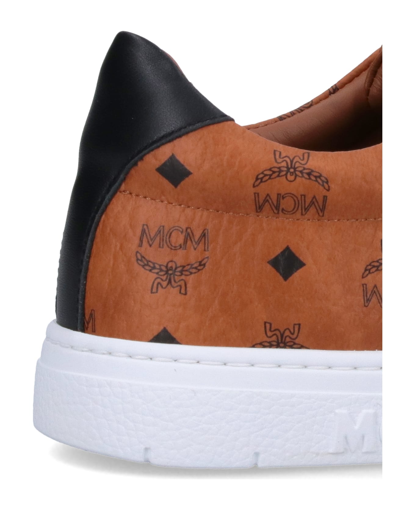 MCM Sneakers Low Visetos - BROWN