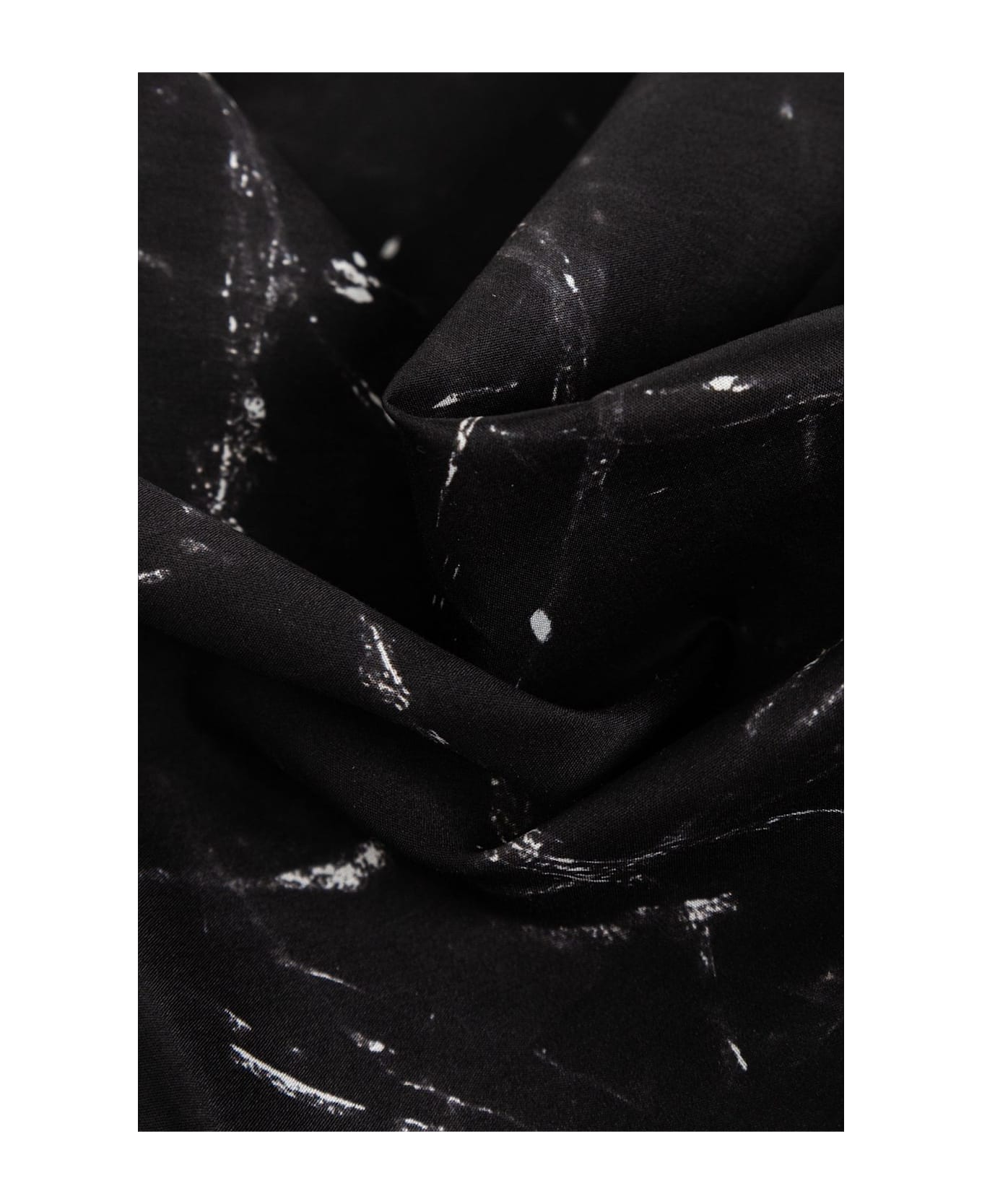 Alexander McQueen Graphic Printed Scarf - BLACK