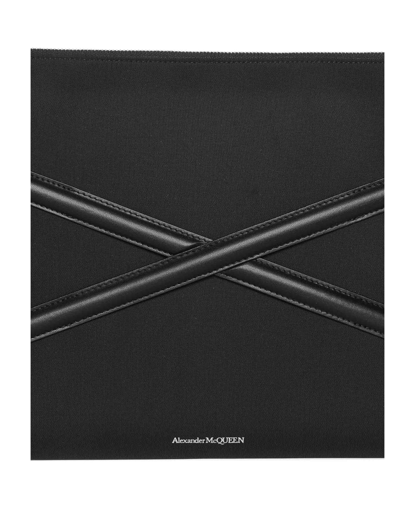 Alexander McQueen Clutch Harness - Black トラベルバッグ