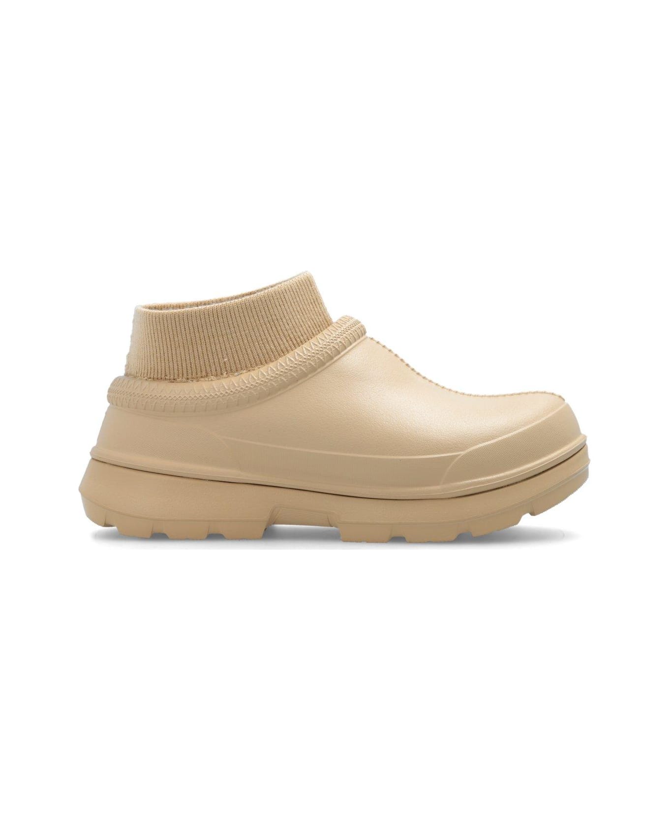 【送料&関税込】UGG Tasman Round Toe Ankle Boots UGG Tasman Round Toe Ankle Boots | italist