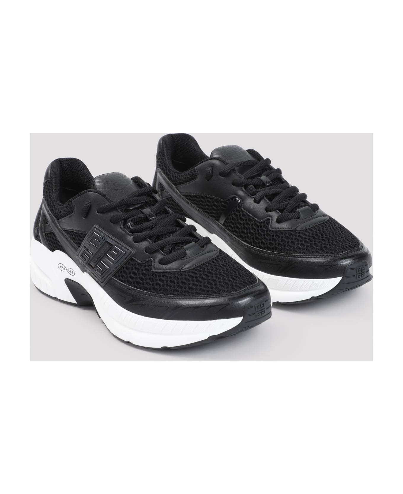 Givenchy Nfnty-52 Low Top Runners Sneakers - Black