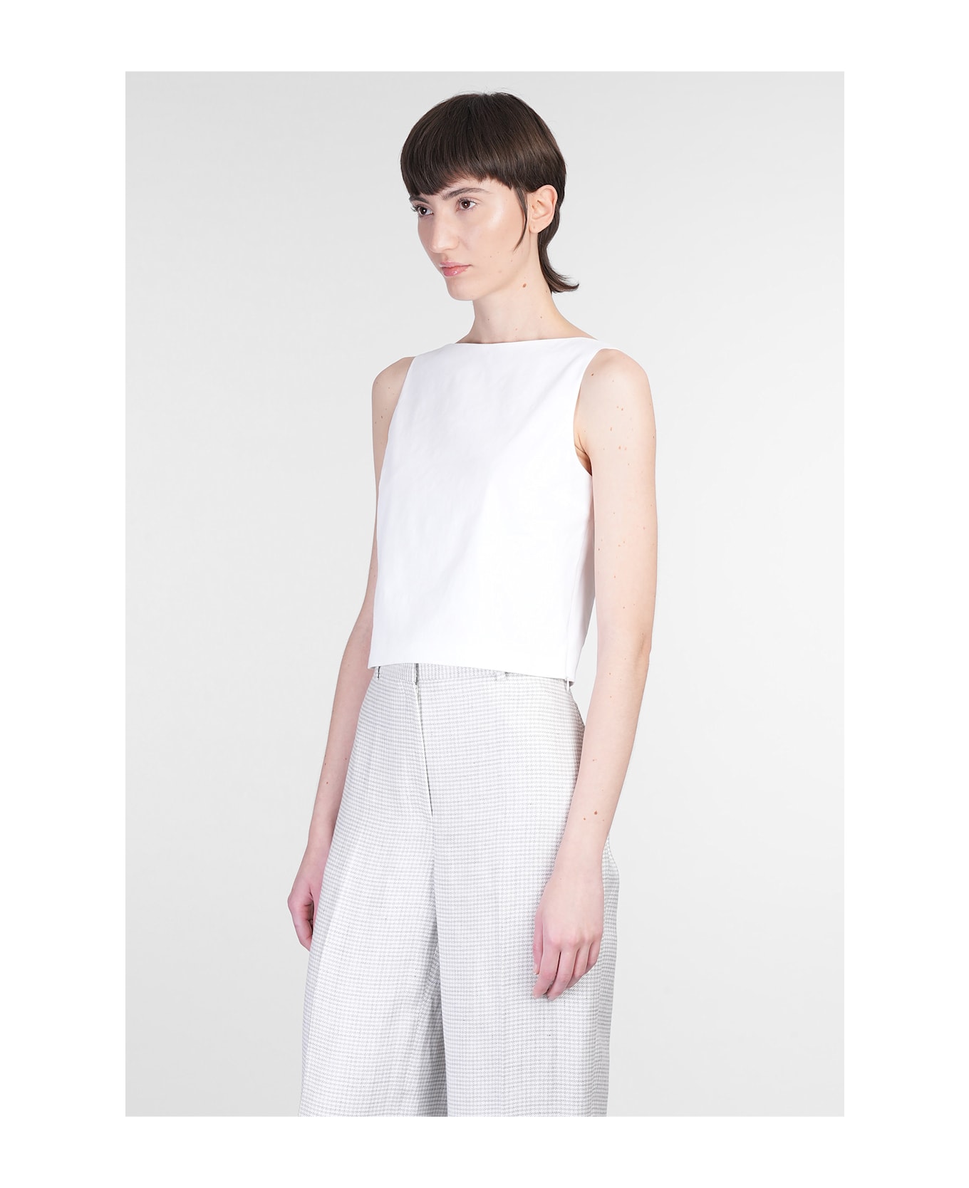 Theory Topwear In White Linen - white