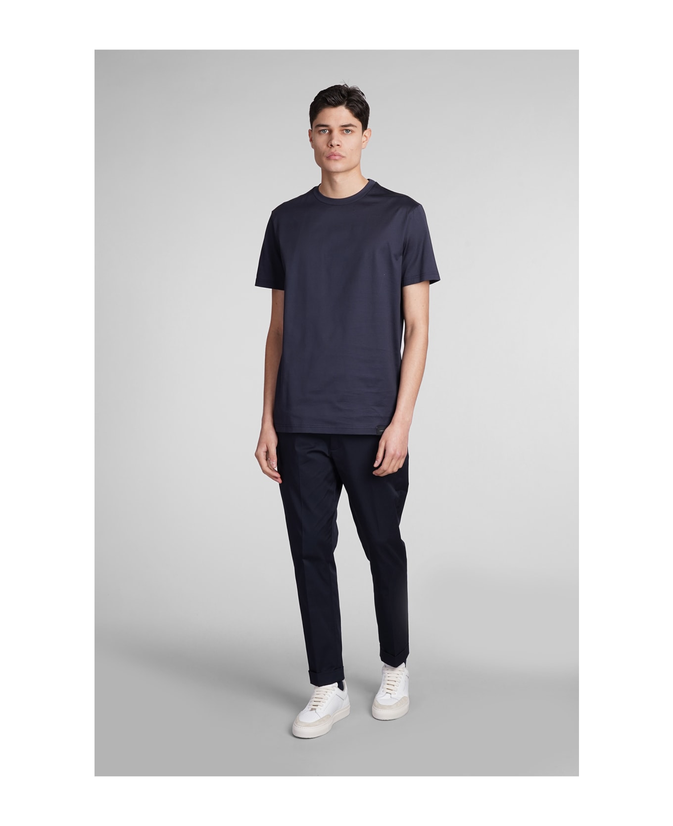 Low Brand B134 Basic T-shirt In Blue Cotton - blue