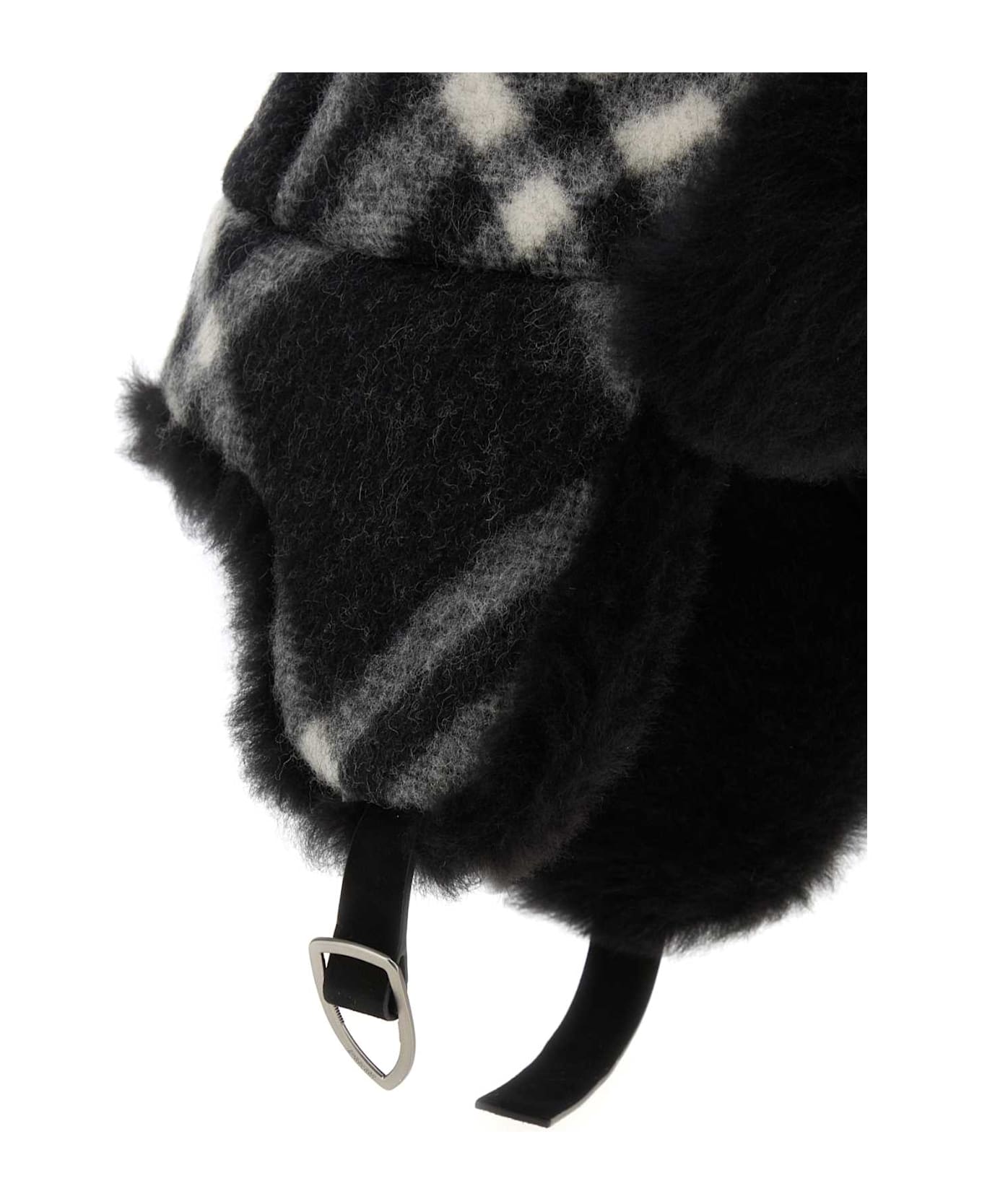 Burberry Embroidered Wool Hat - BLACK
